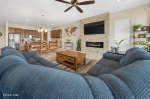 1680 E Raintree Ave Property Photo 8