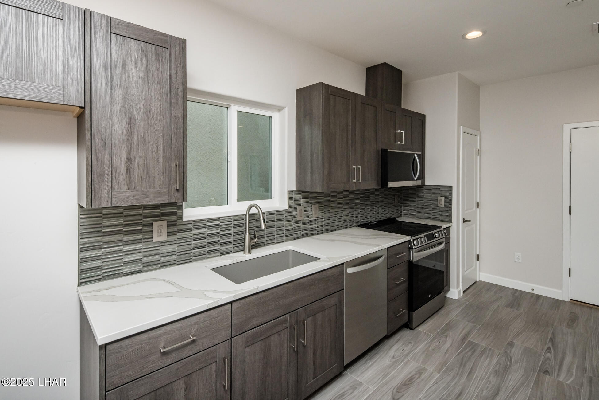 2080 Swanson Ave, Unit I Property Photo 10