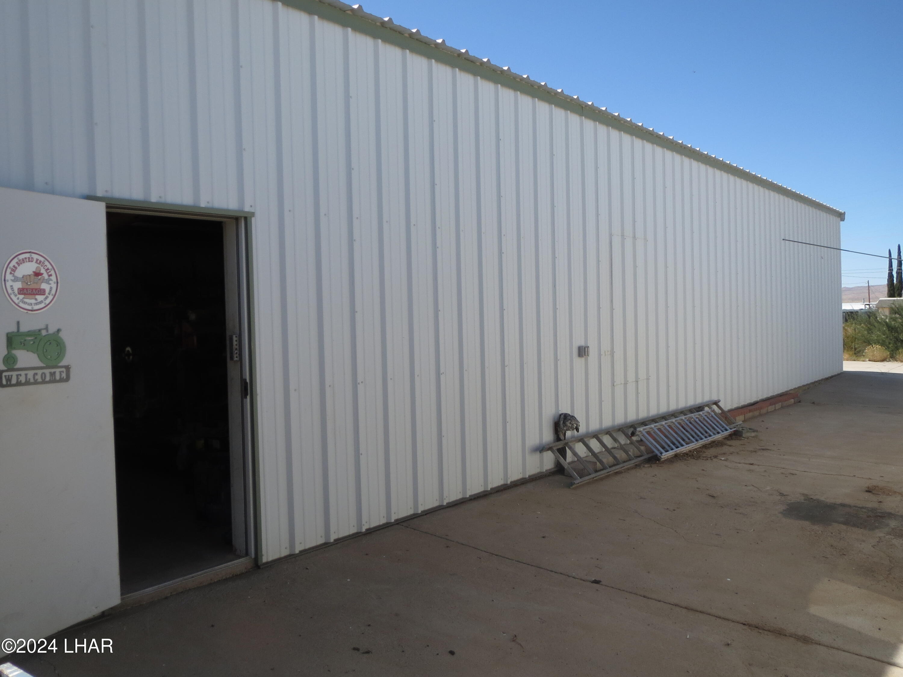 14501 N Canyon Dr Property Photo 14