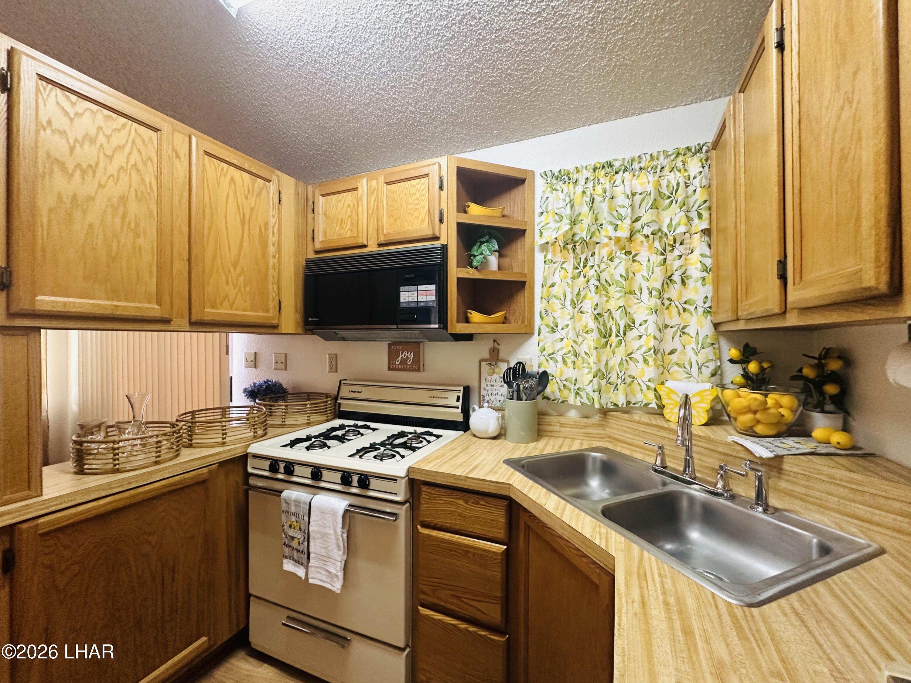 200 N Moon Mountain Ave #44 Property Photo 8