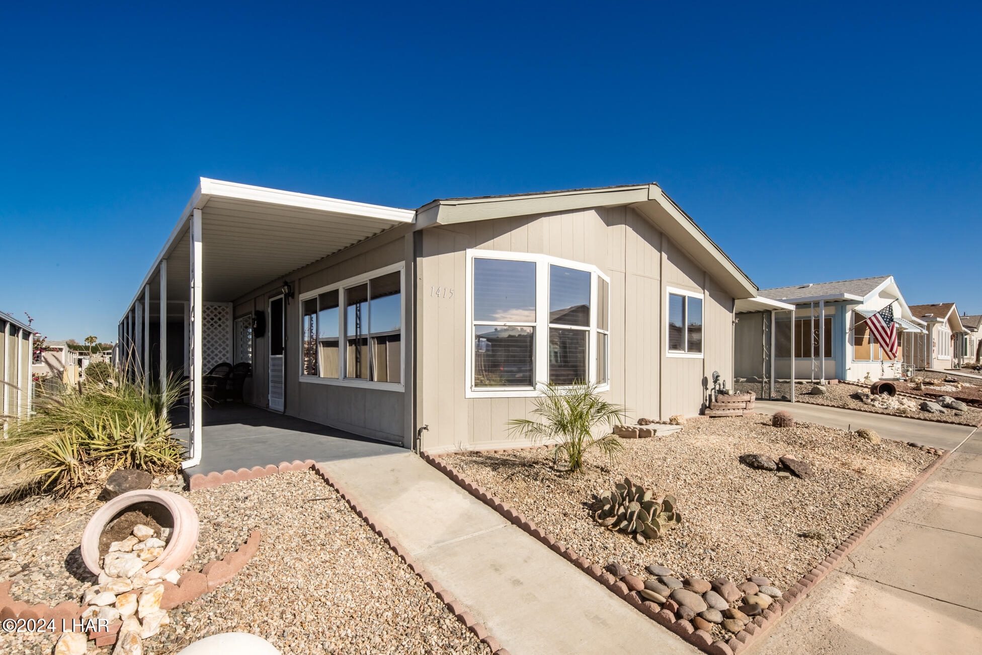 1415 King Dr Property Photo 2