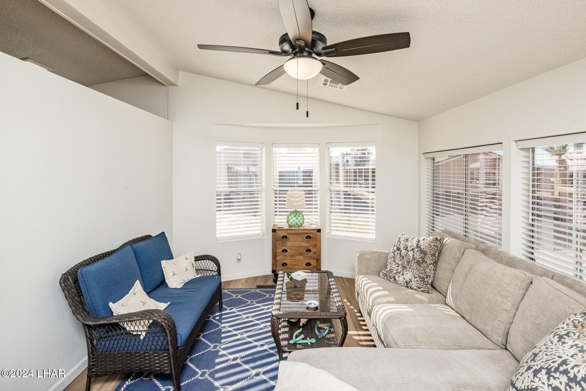 1415 King Dr Property Photo 6