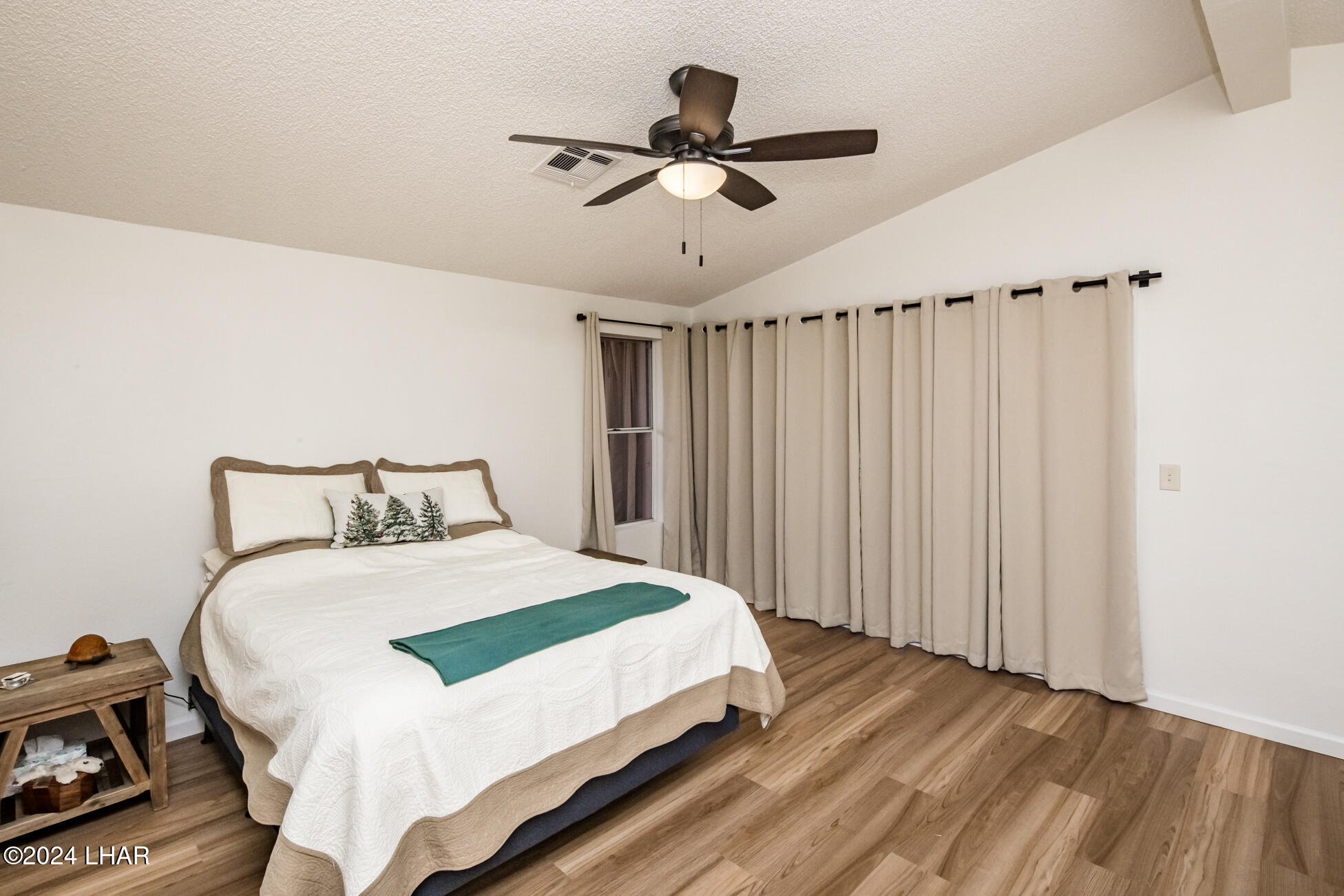 1415 King Dr Property Photo 22