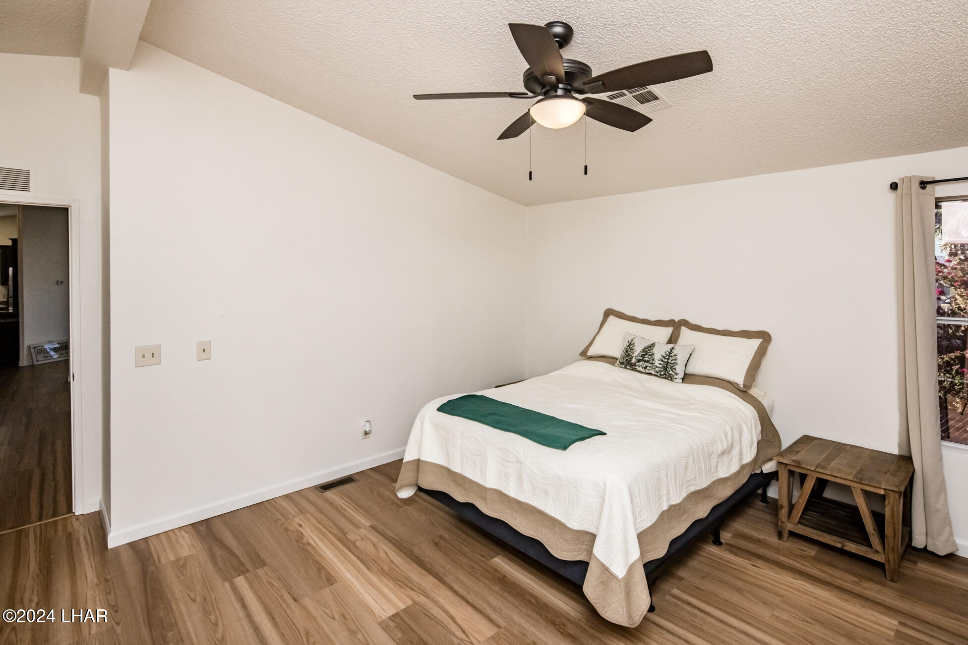 1415 King Dr Property Photo 23