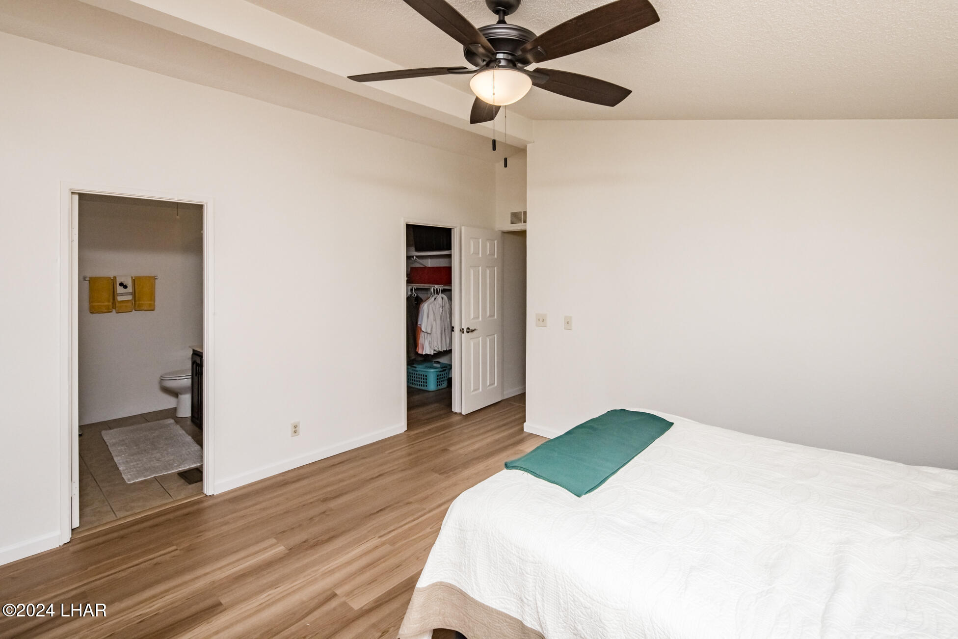 1415 King Dr Property Photo 24