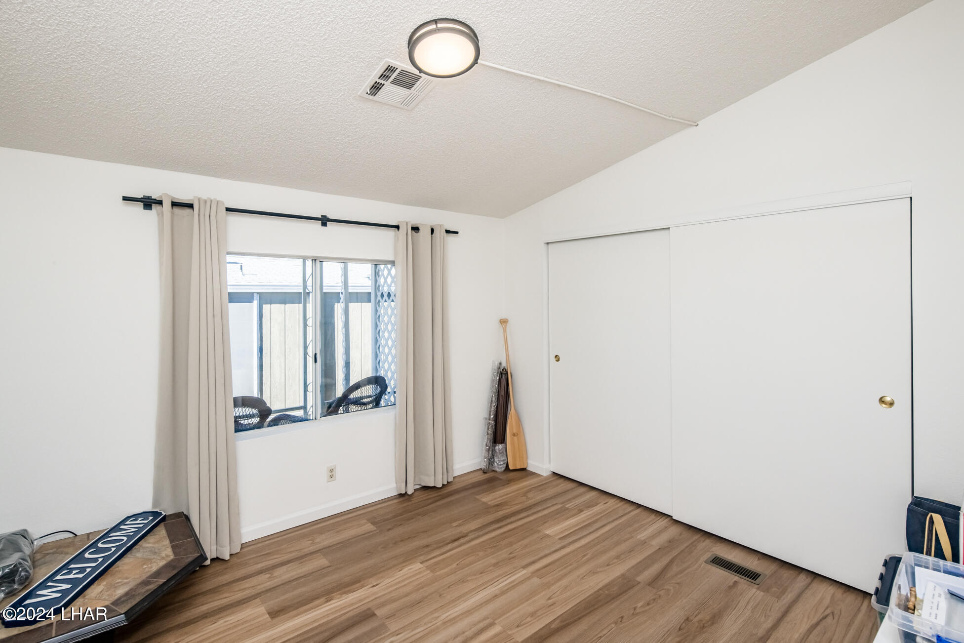 1415 King Dr Property Photo 28