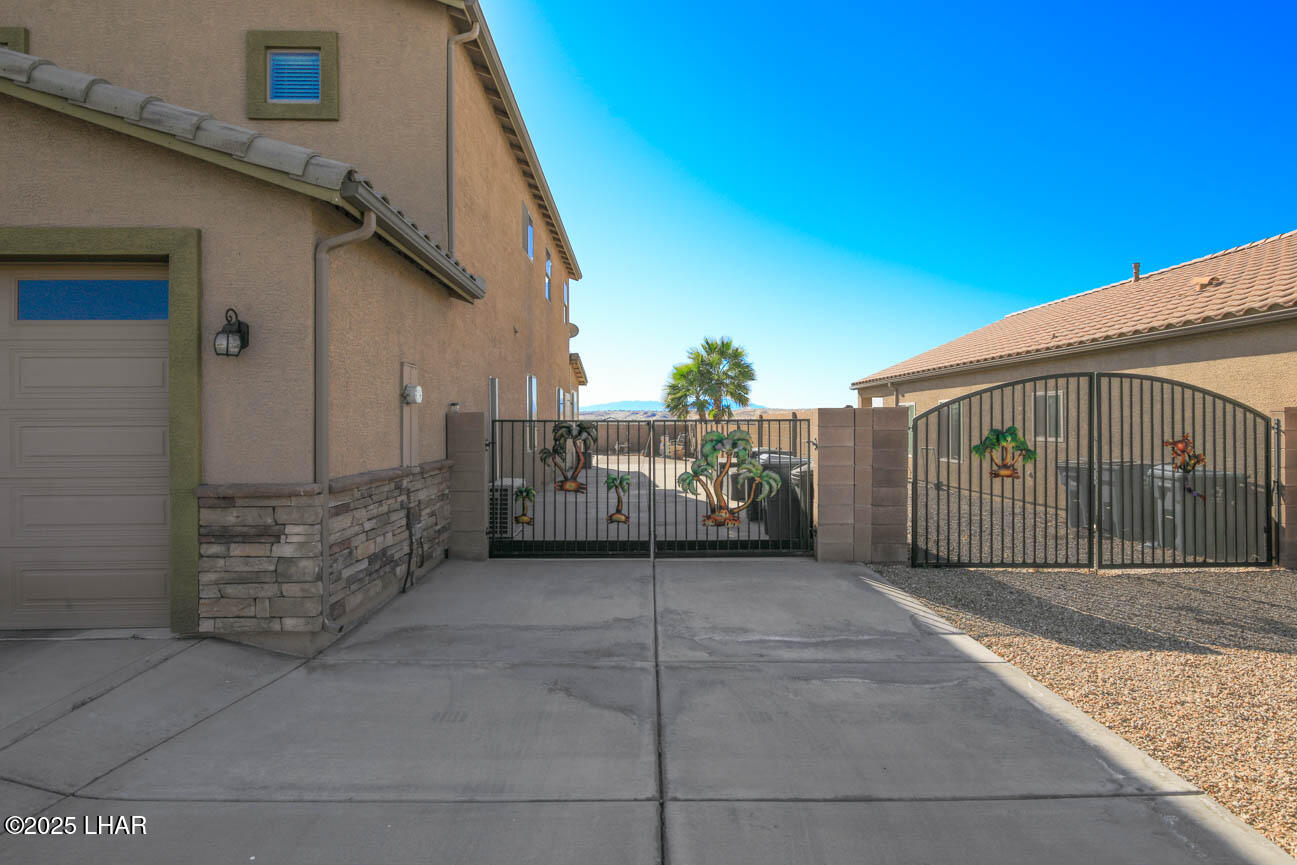 1740 E Azalea Ave Property Photo 3