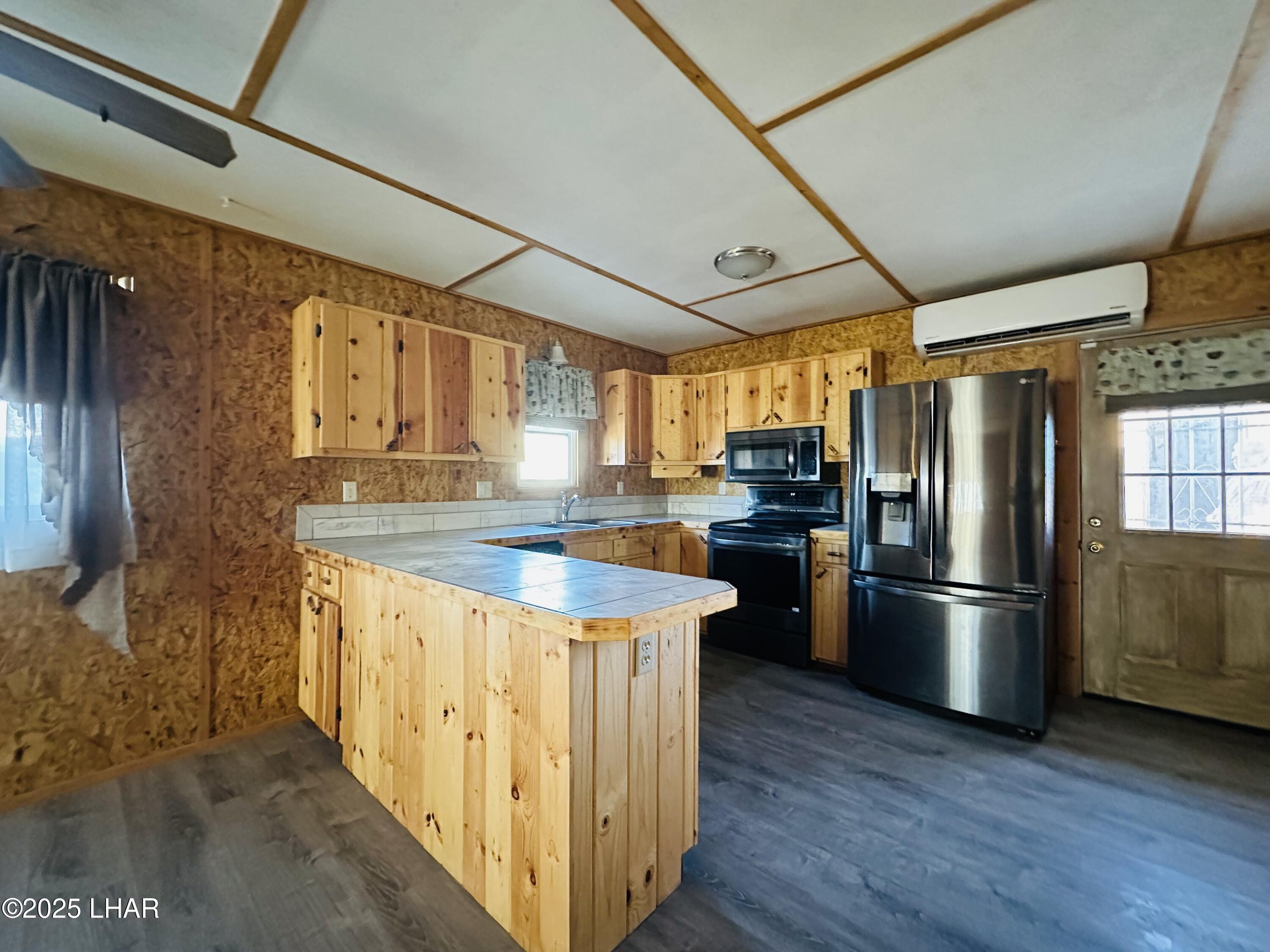 180 Sunrise St Property Photo 3