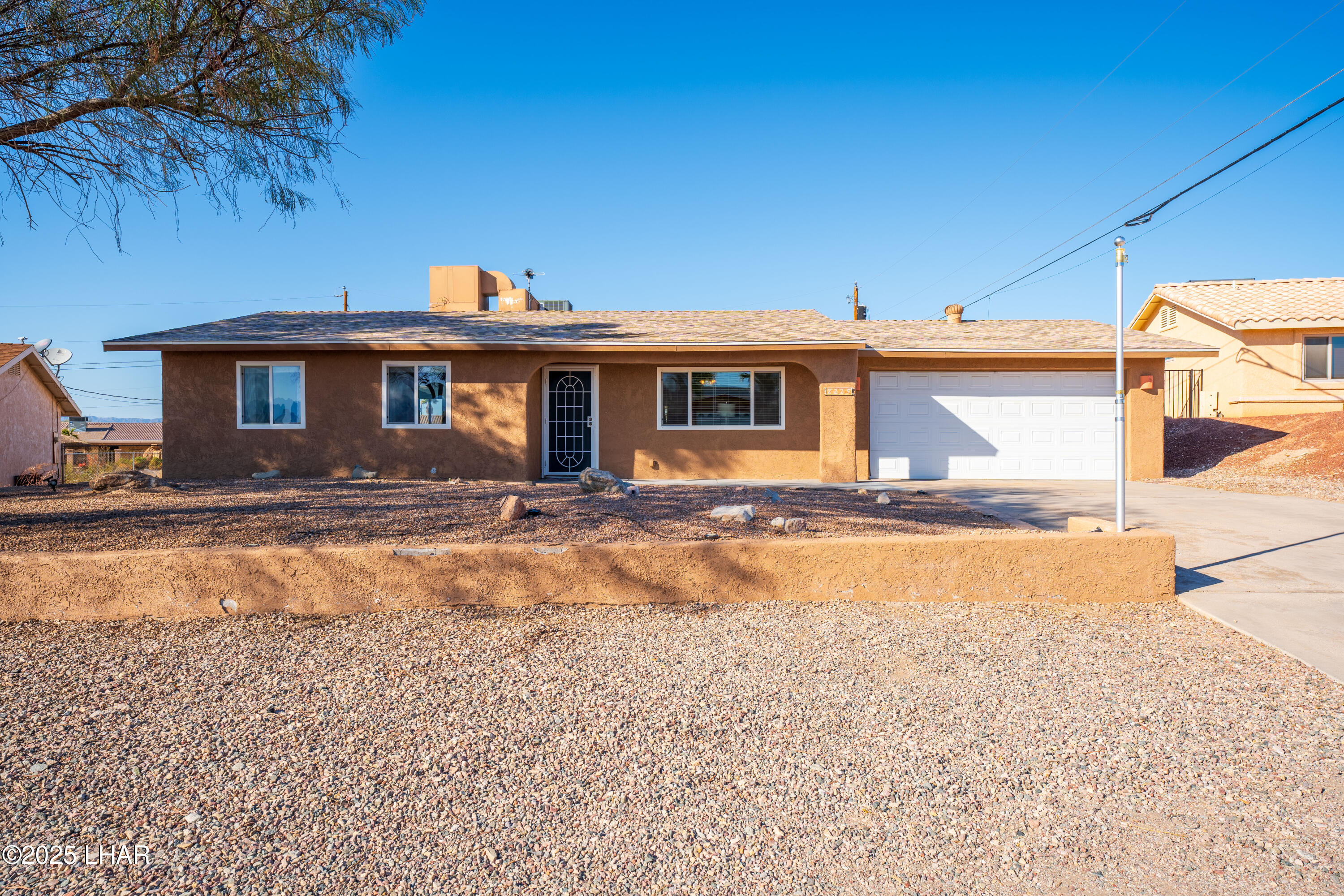 2225 Atlantic Dr Property Photo 1