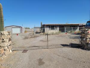 404 E Main St Property Photo