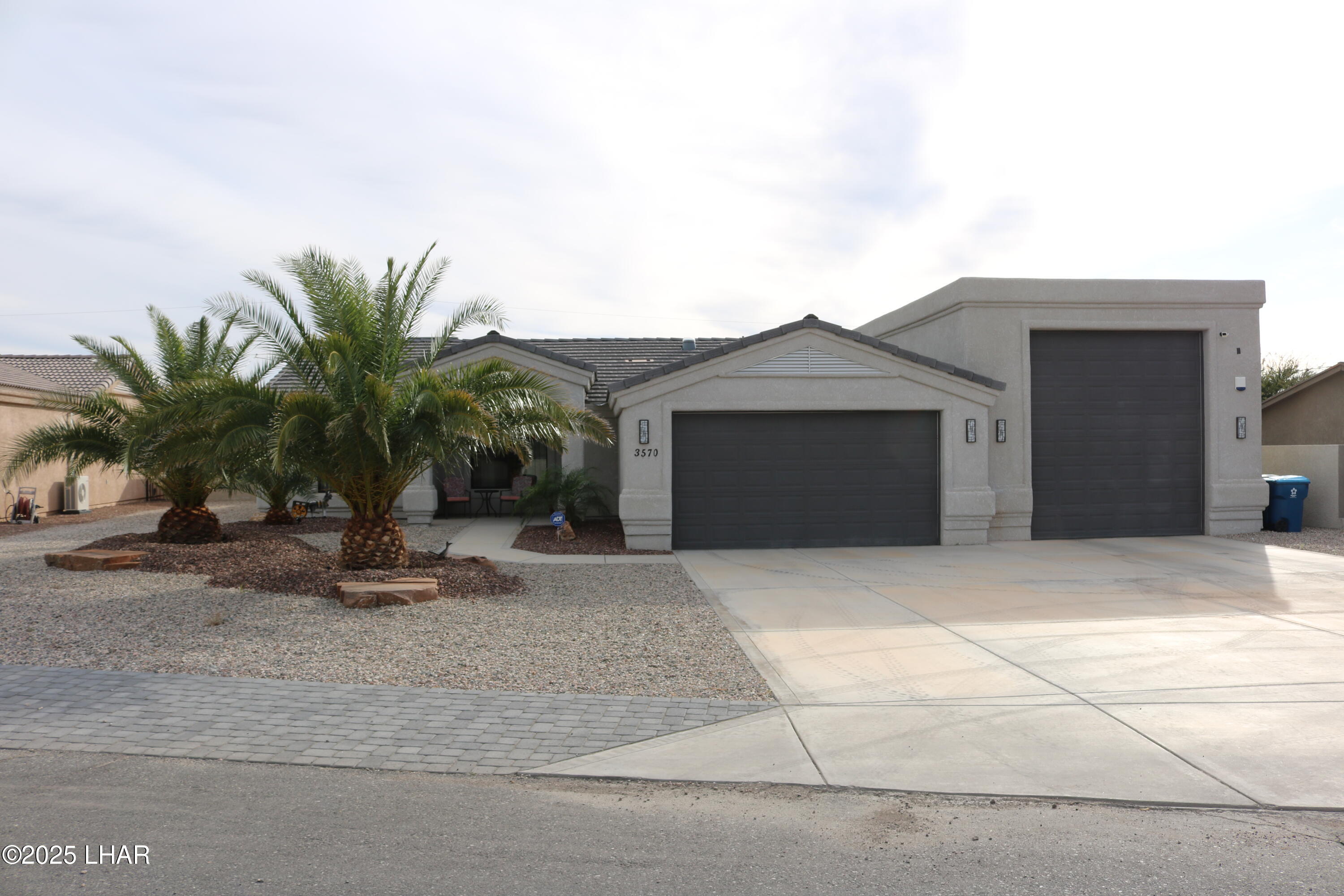 3570 Stanford Dr Property Photo