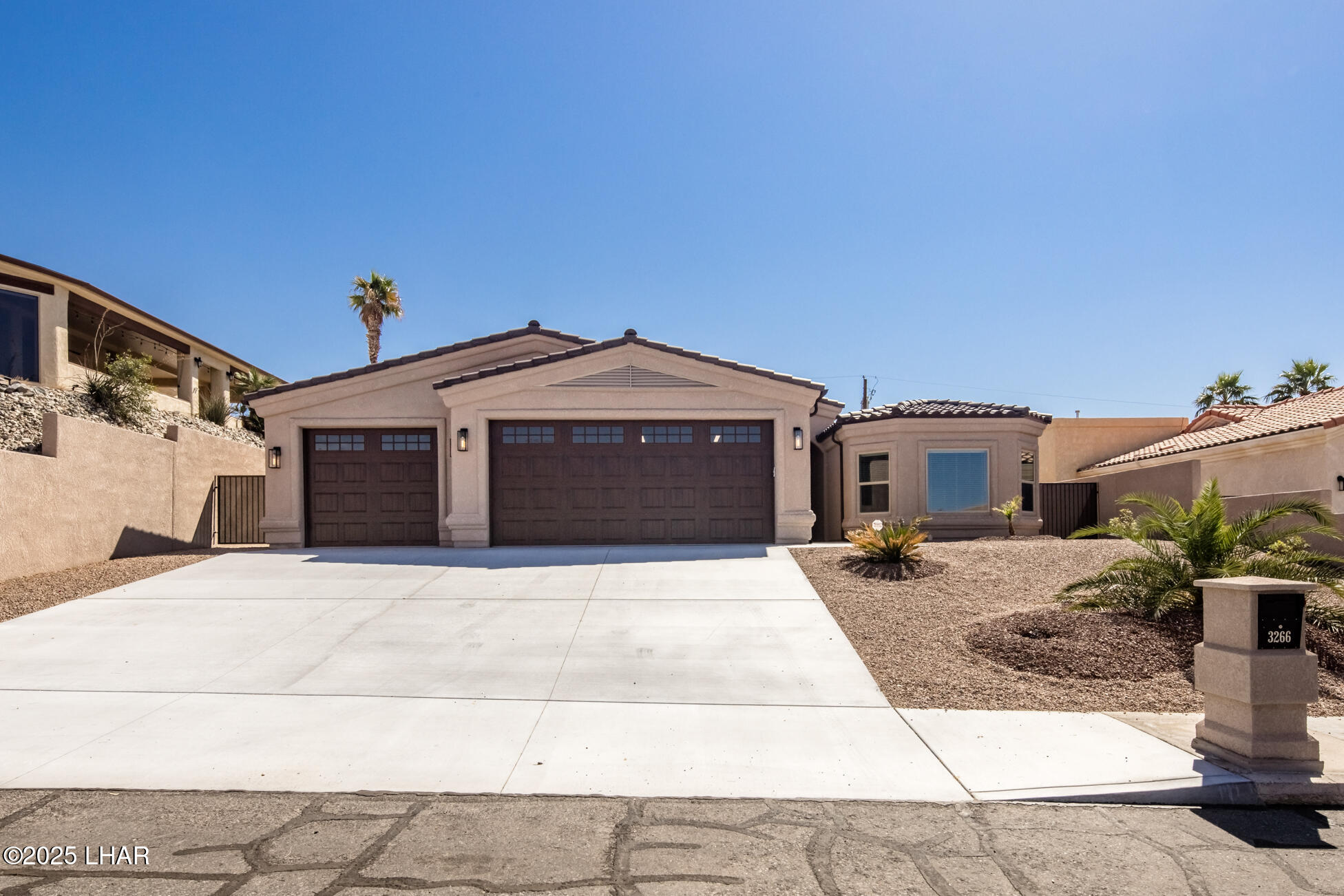 3266 Newport Dr Property Photo