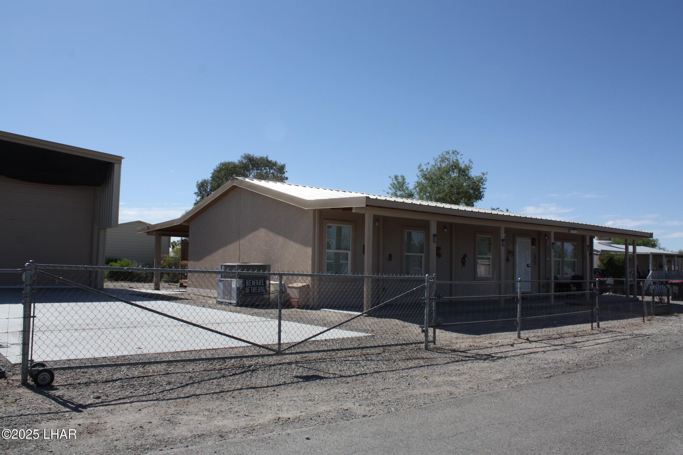 39968 Washington Dr Property Photo 1