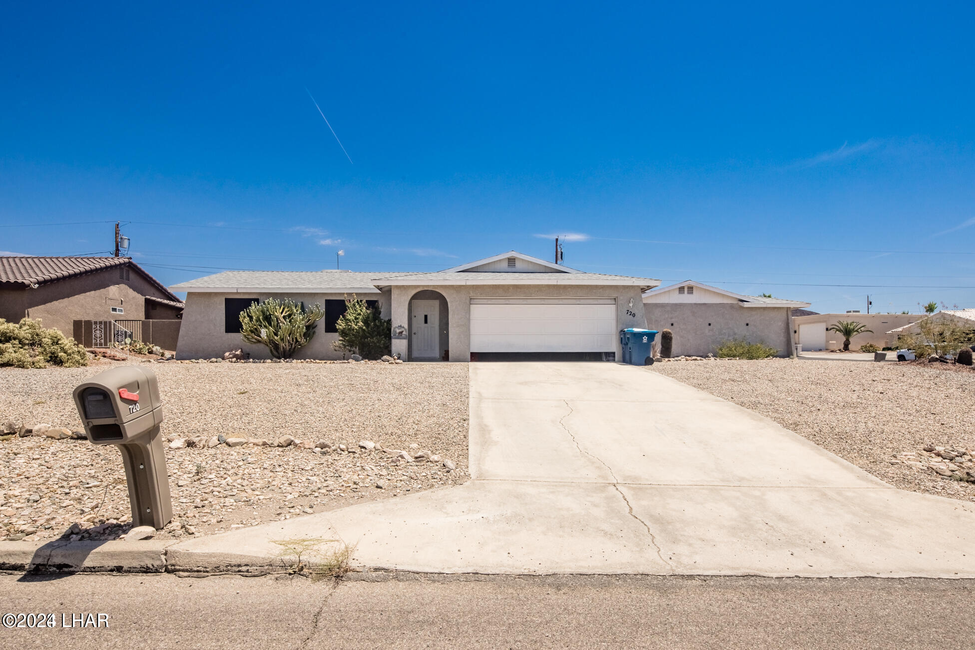 720 Mcculloch Blvd S Property Photo 1
