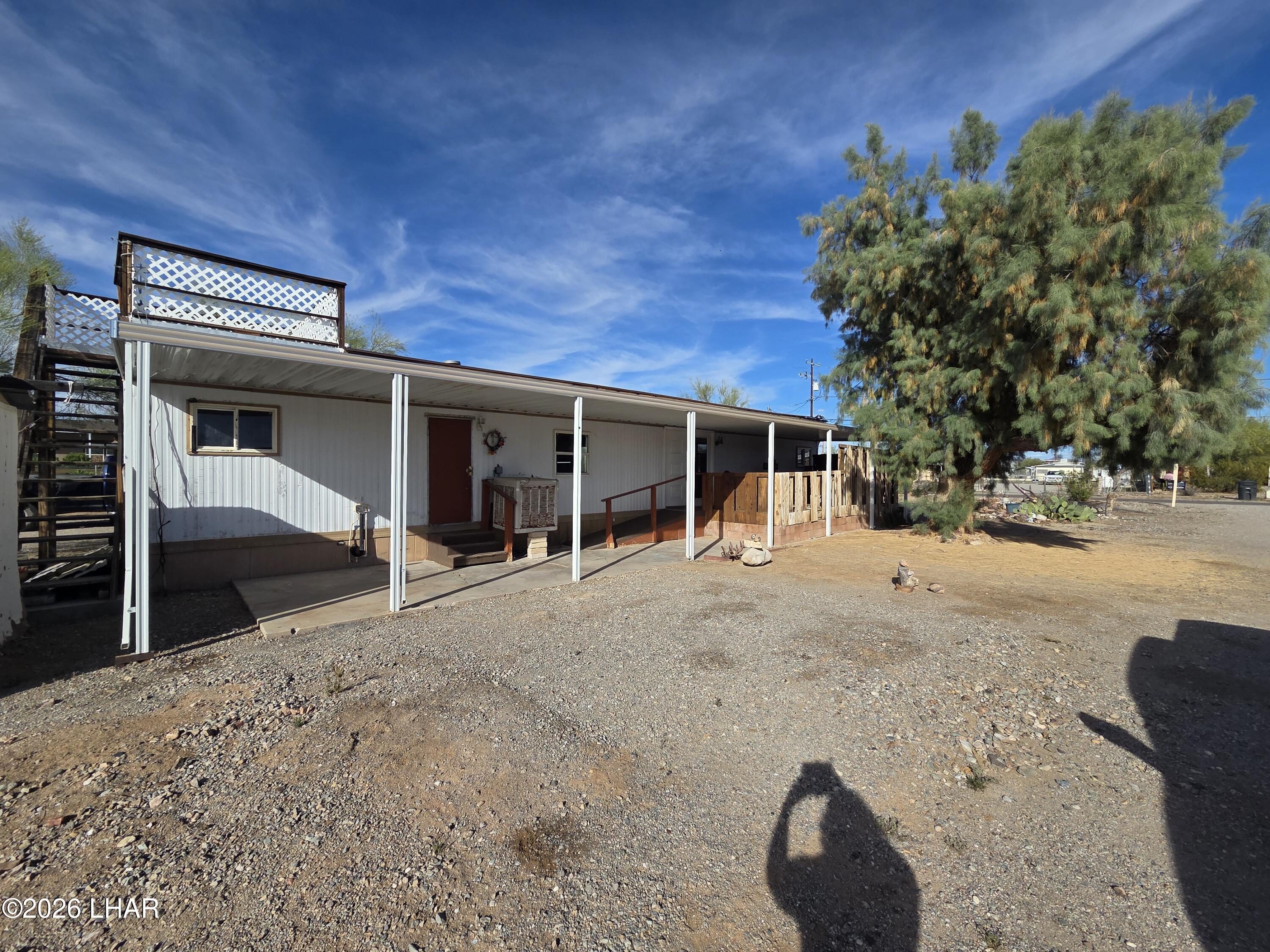730 N Tesota Ln Property Photo 2