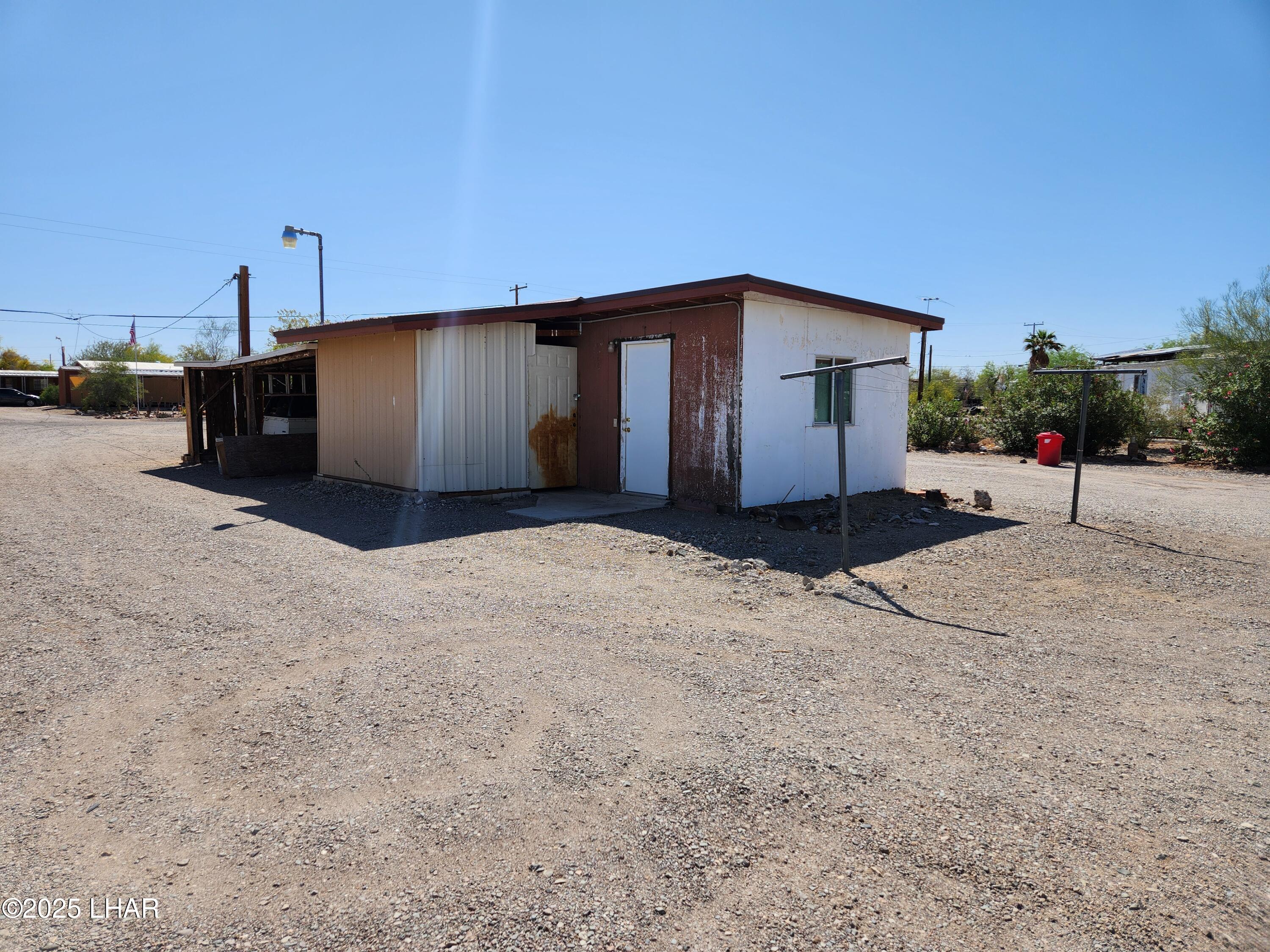 730 N Tesota Ln Property Photo 9
