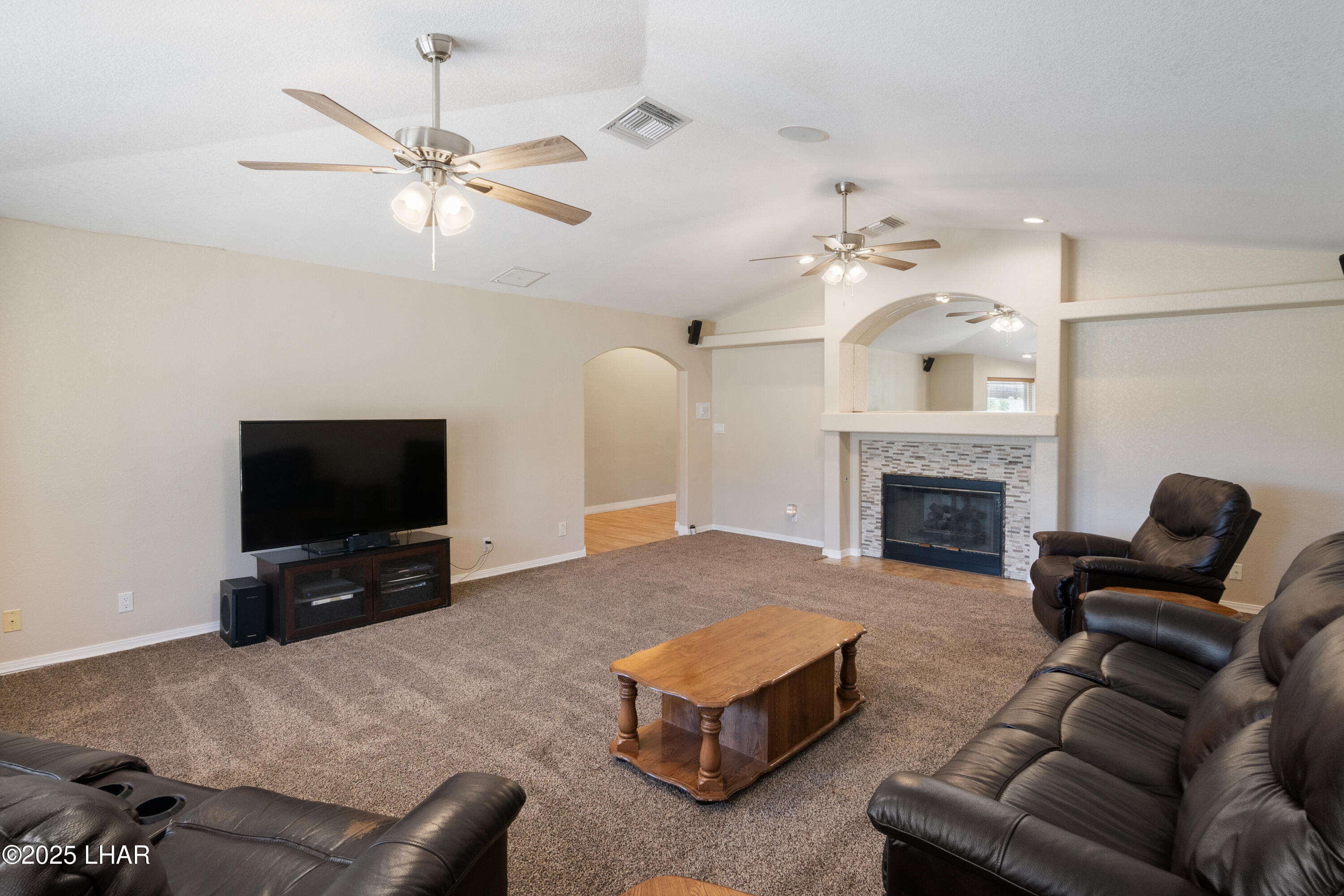 209 Snead Dr Property Photo 6