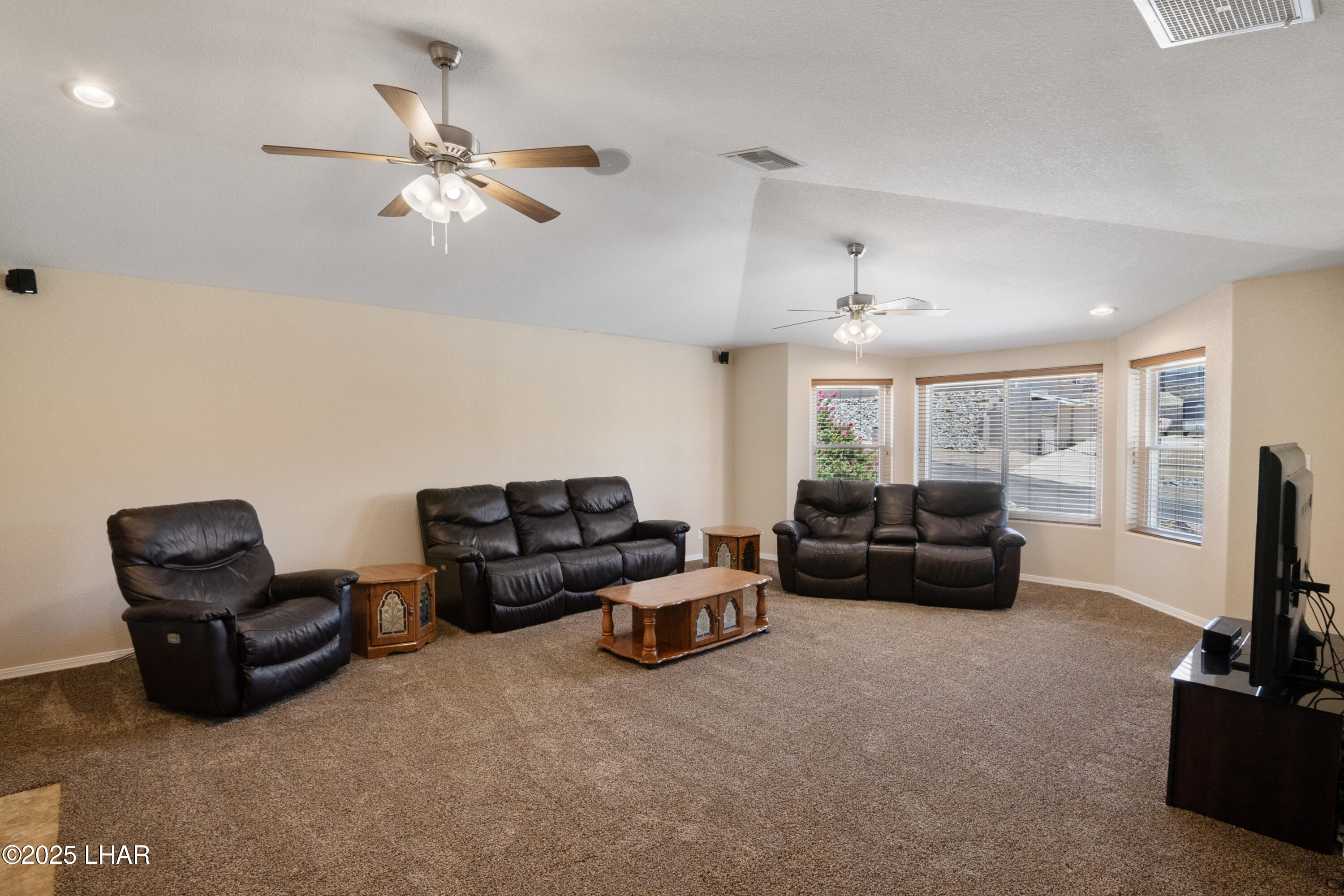 209 Snead Dr Property Photo 8