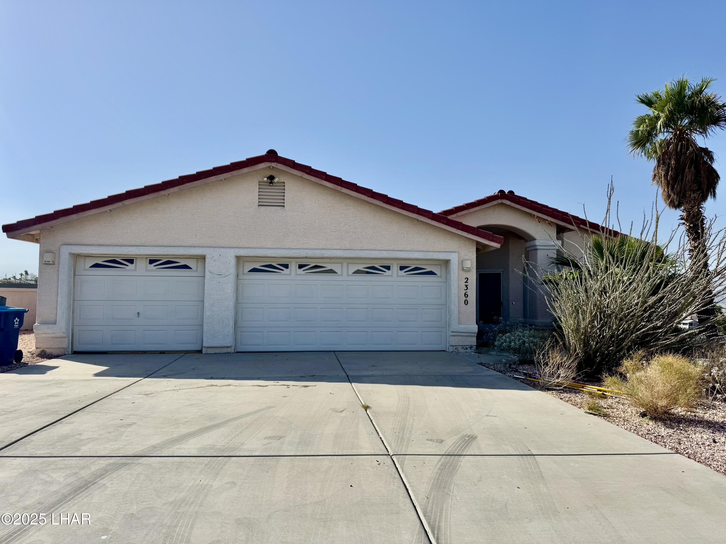 2360 Holly Ave Property Photo