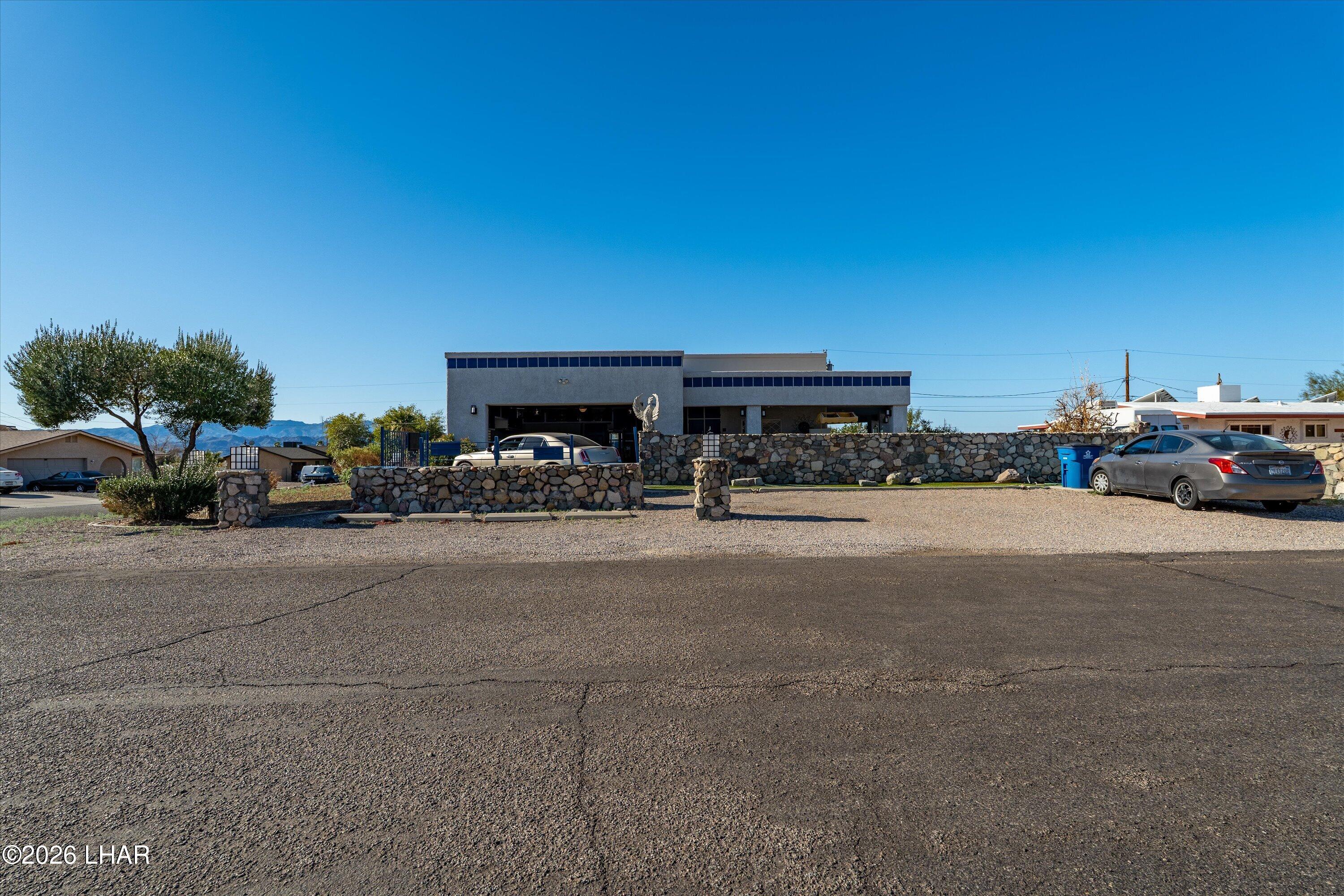 211 Columbine Dr Property Photo 6