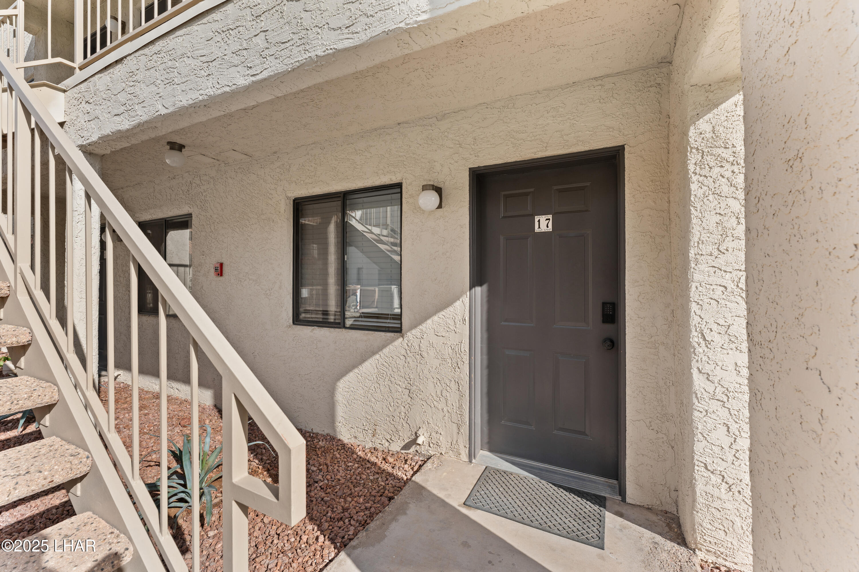 1989 Mesquite Ave 17 Property Photo 1