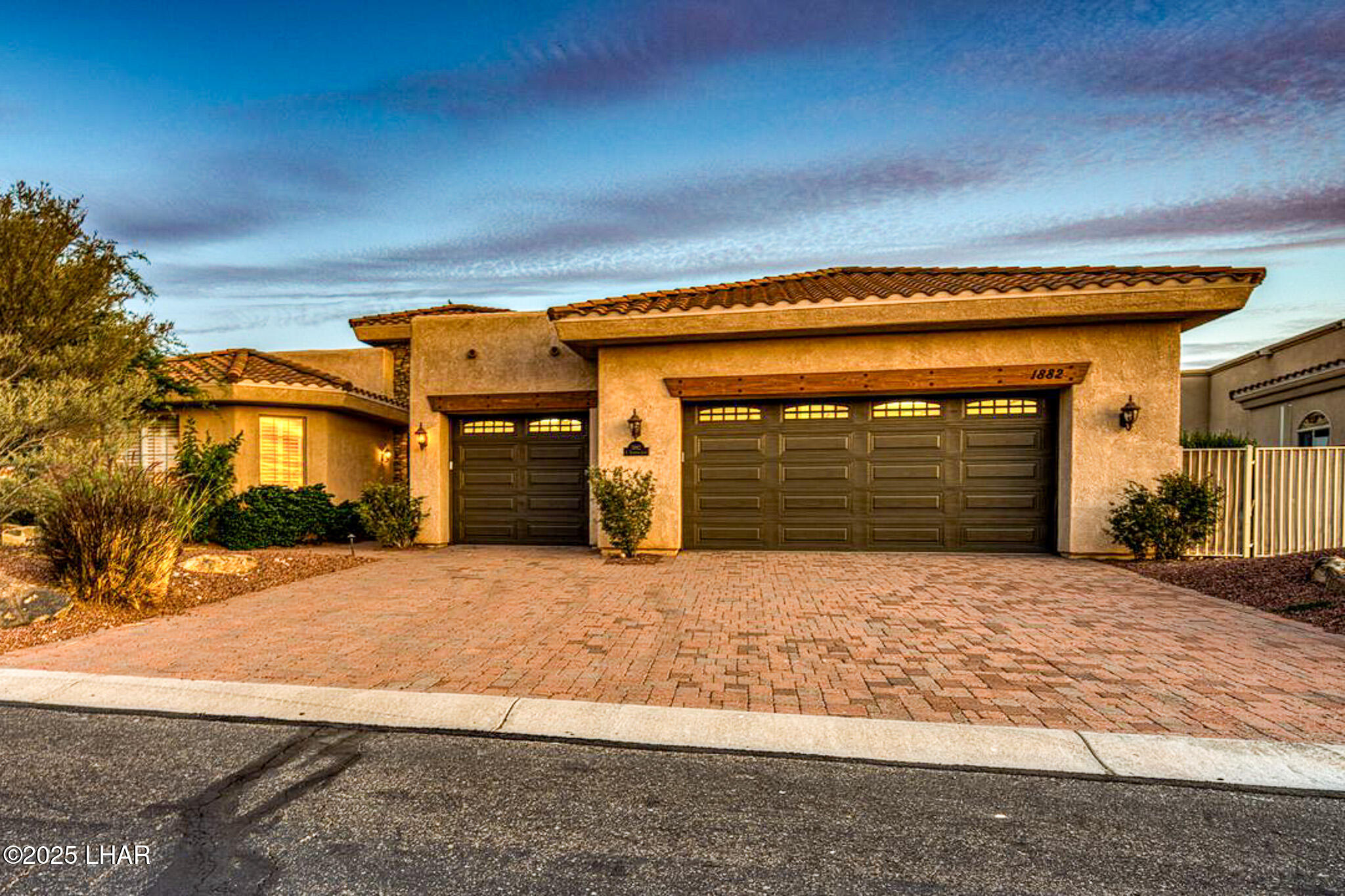 1882 E Tradition Ln Property Photo 1