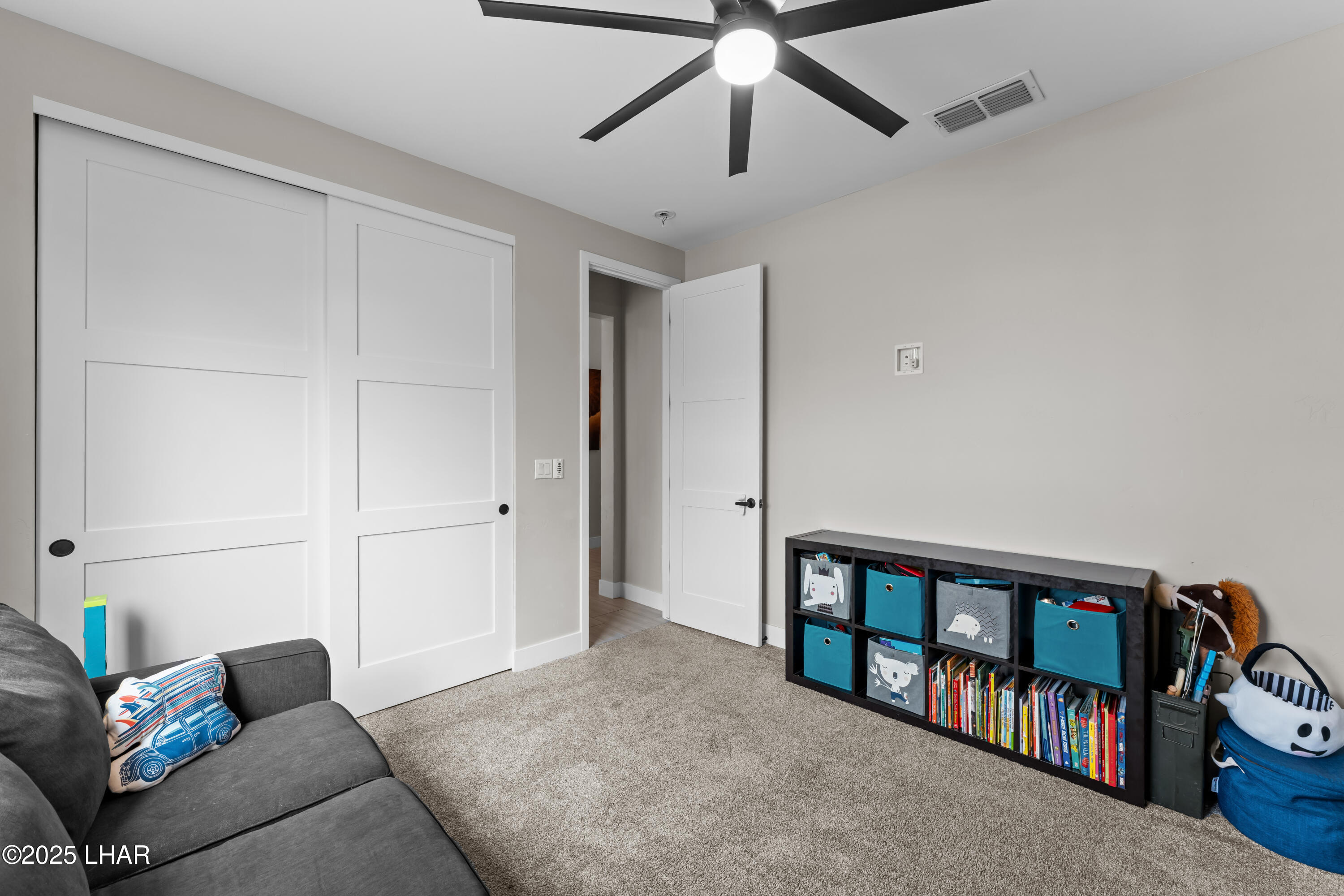 1607 E Laurel Dr Property Photo 52