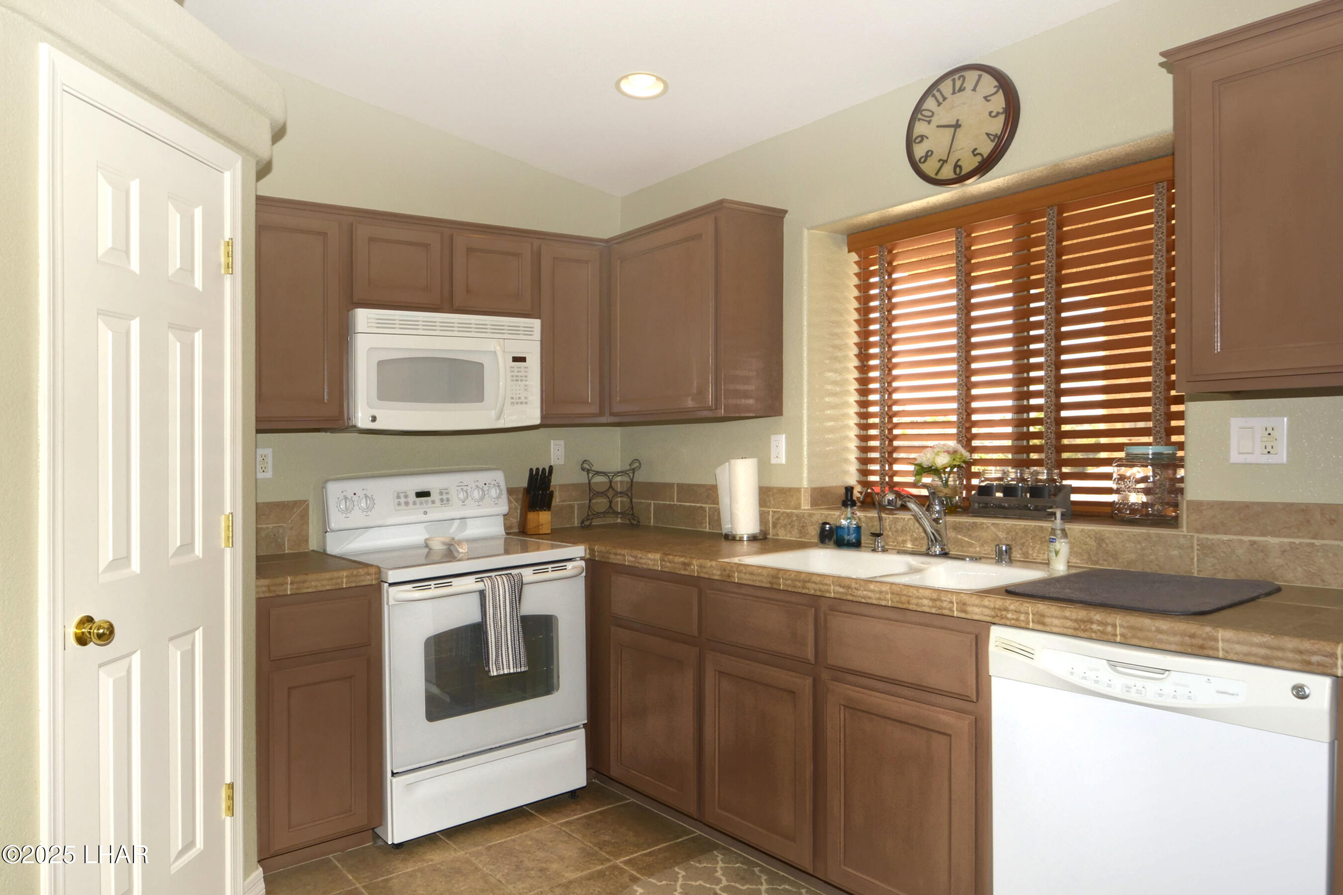 3400 Buckboard Dr Nw Property Photo 6