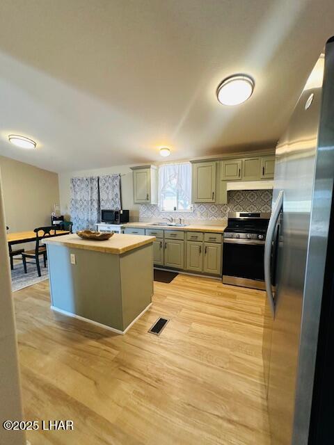 44113 E Perry Dr Property Photo 24