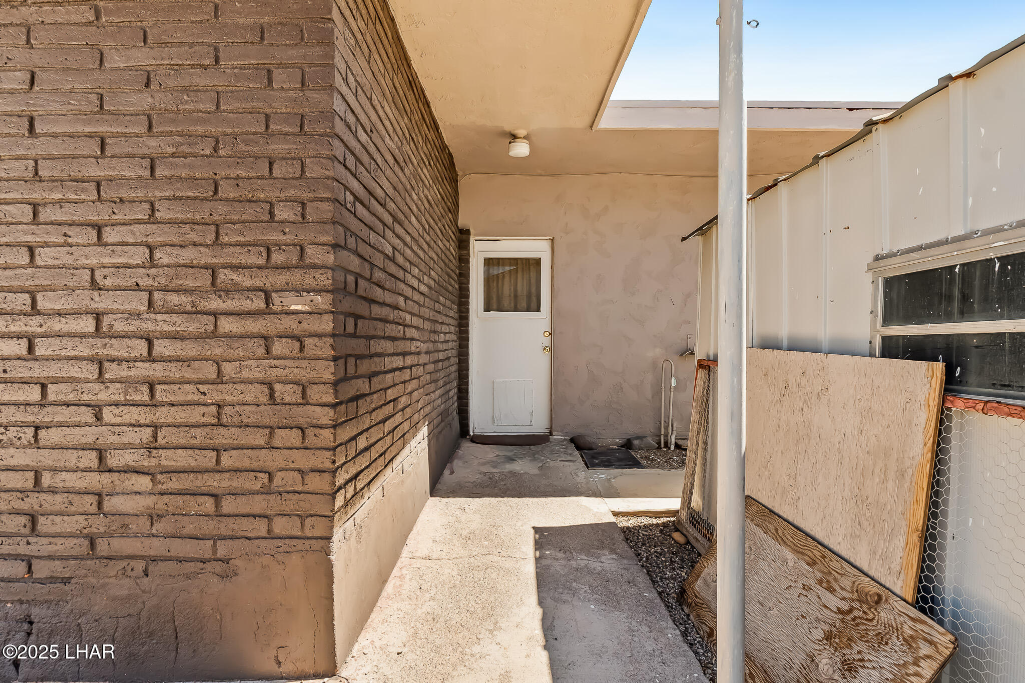 1960 E Ramar Rd Property Photo 42