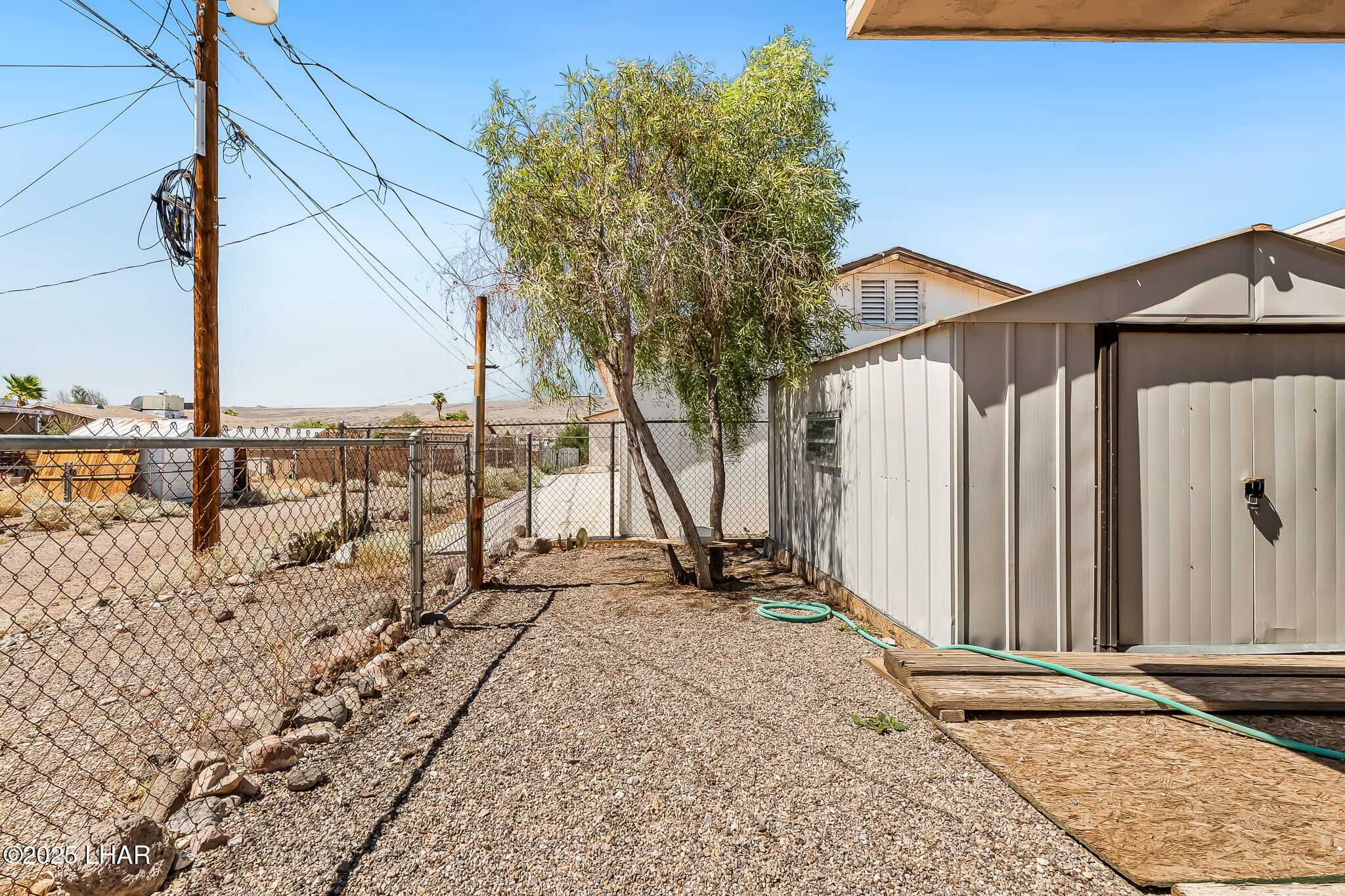 1960 E Ramar Rd Property Photo 44