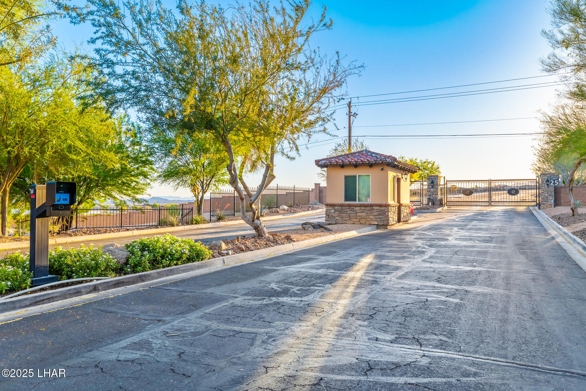 1892 E Troon Dr Property Photo 33
