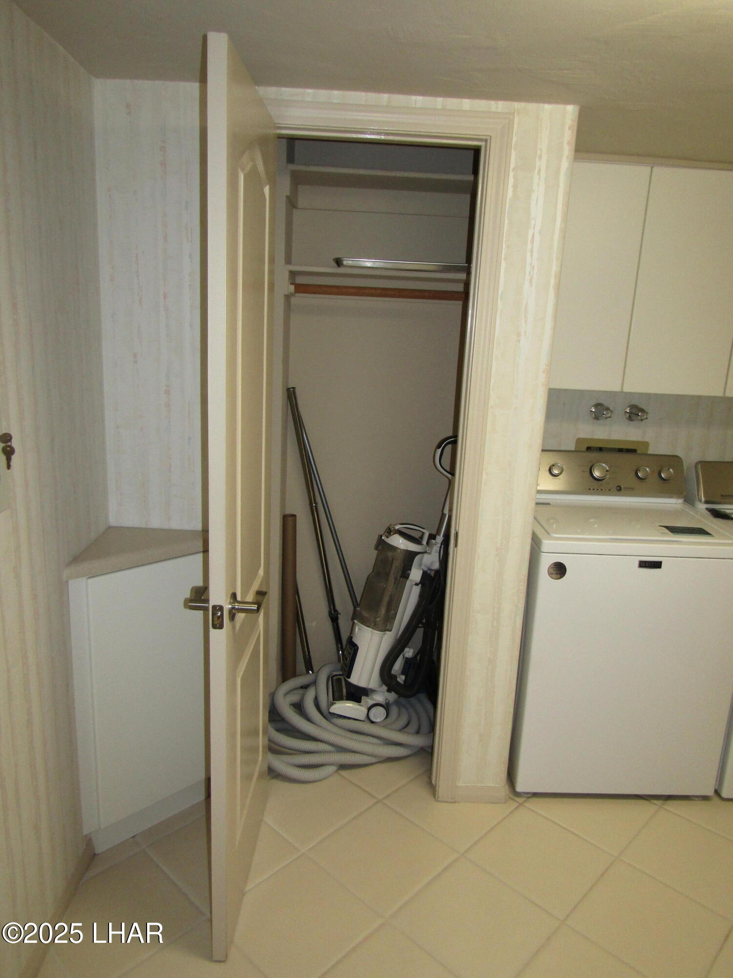 2470 Lema Dr Property Photo 23