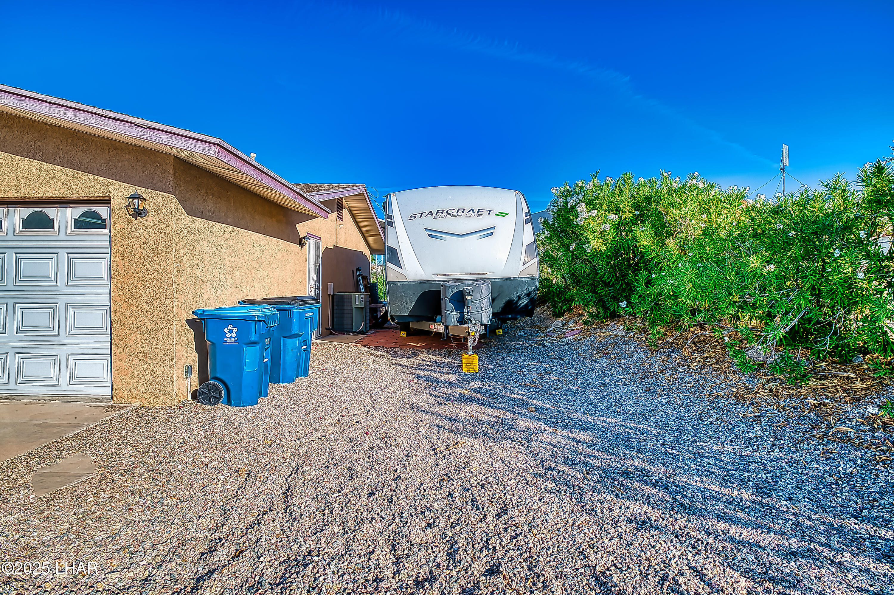 3015 Bosun Ln Property Photo 8