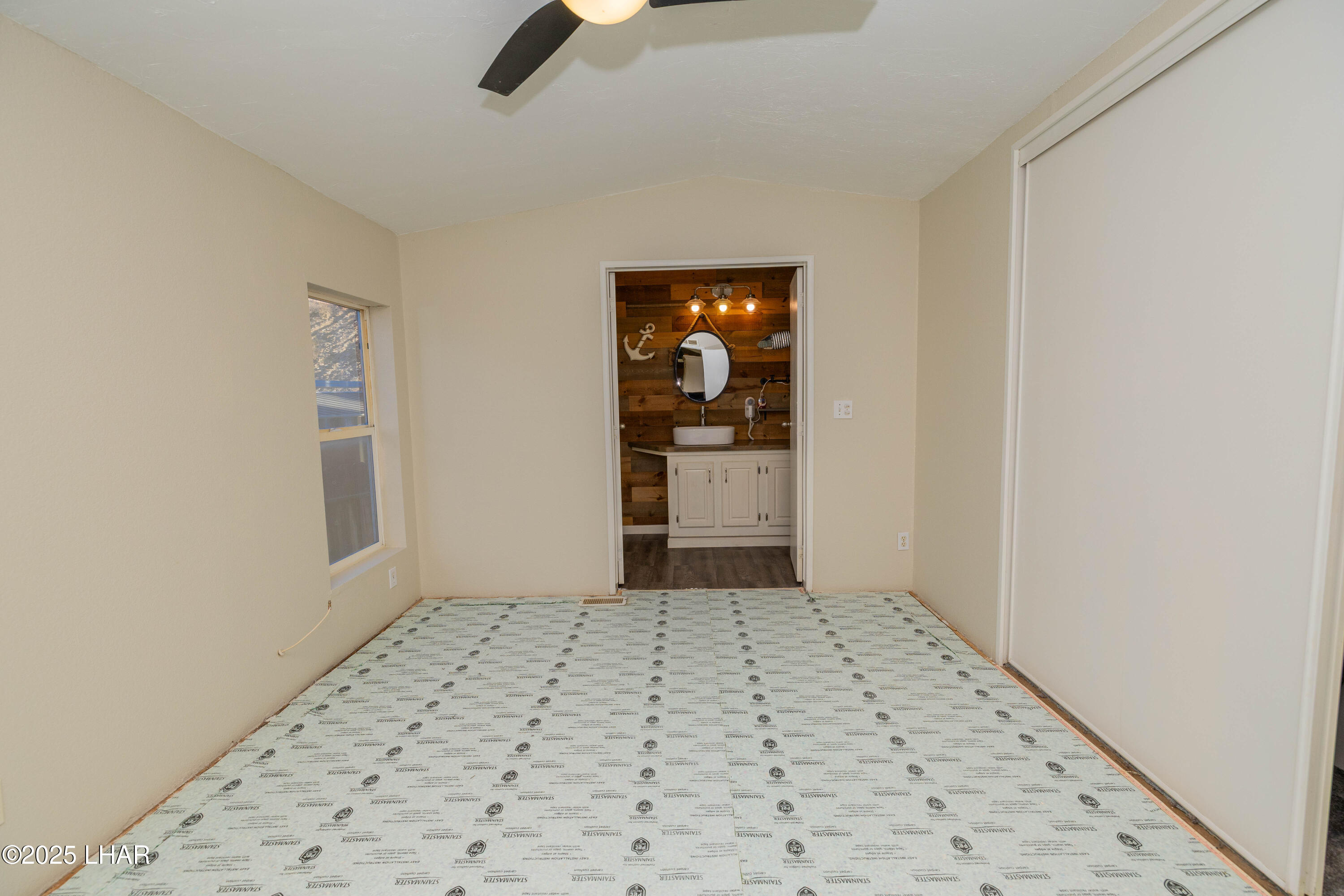 493 E Riverfront Dr Property Photo 24
