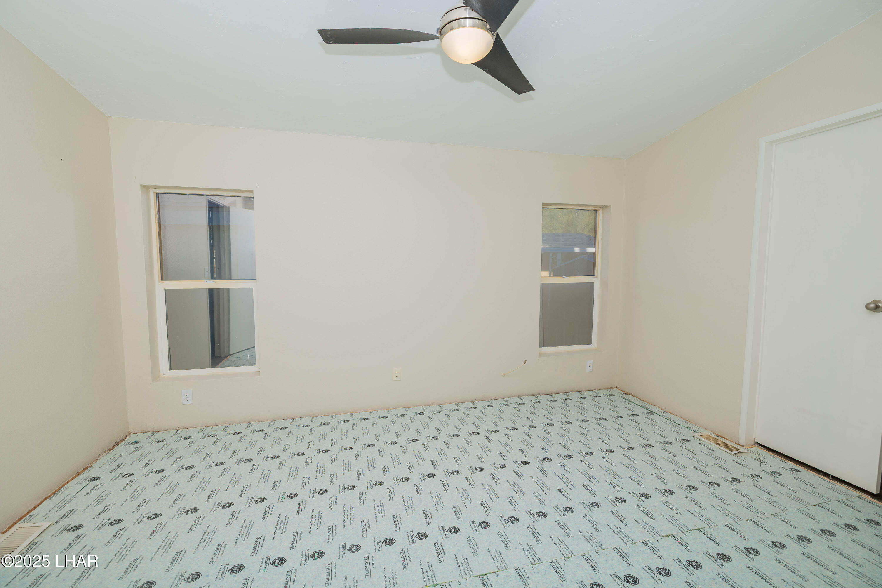 493 E Riverfront Dr Property Photo 25