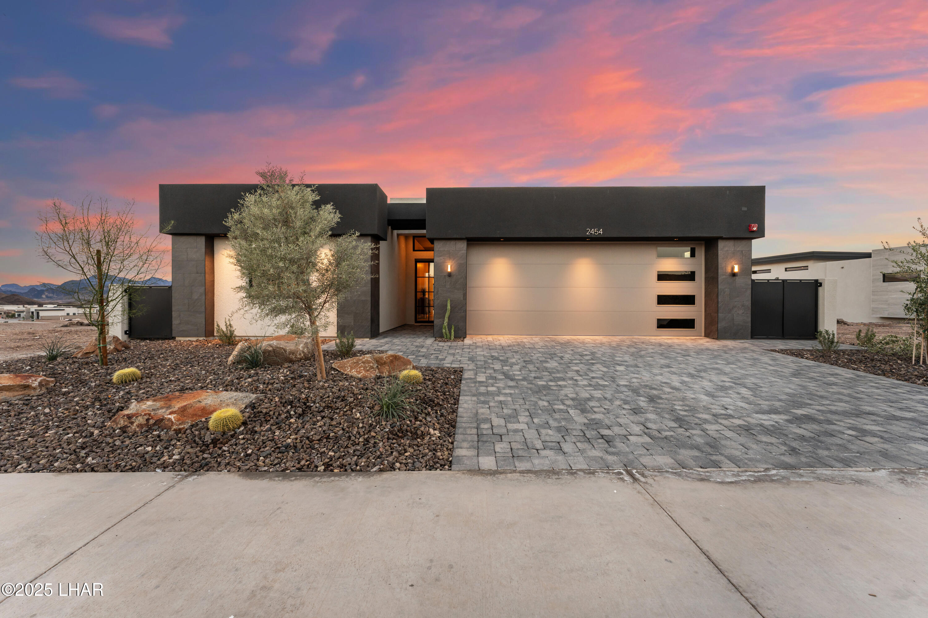 2454 Sunset Rdg Ct E Property Photo 1