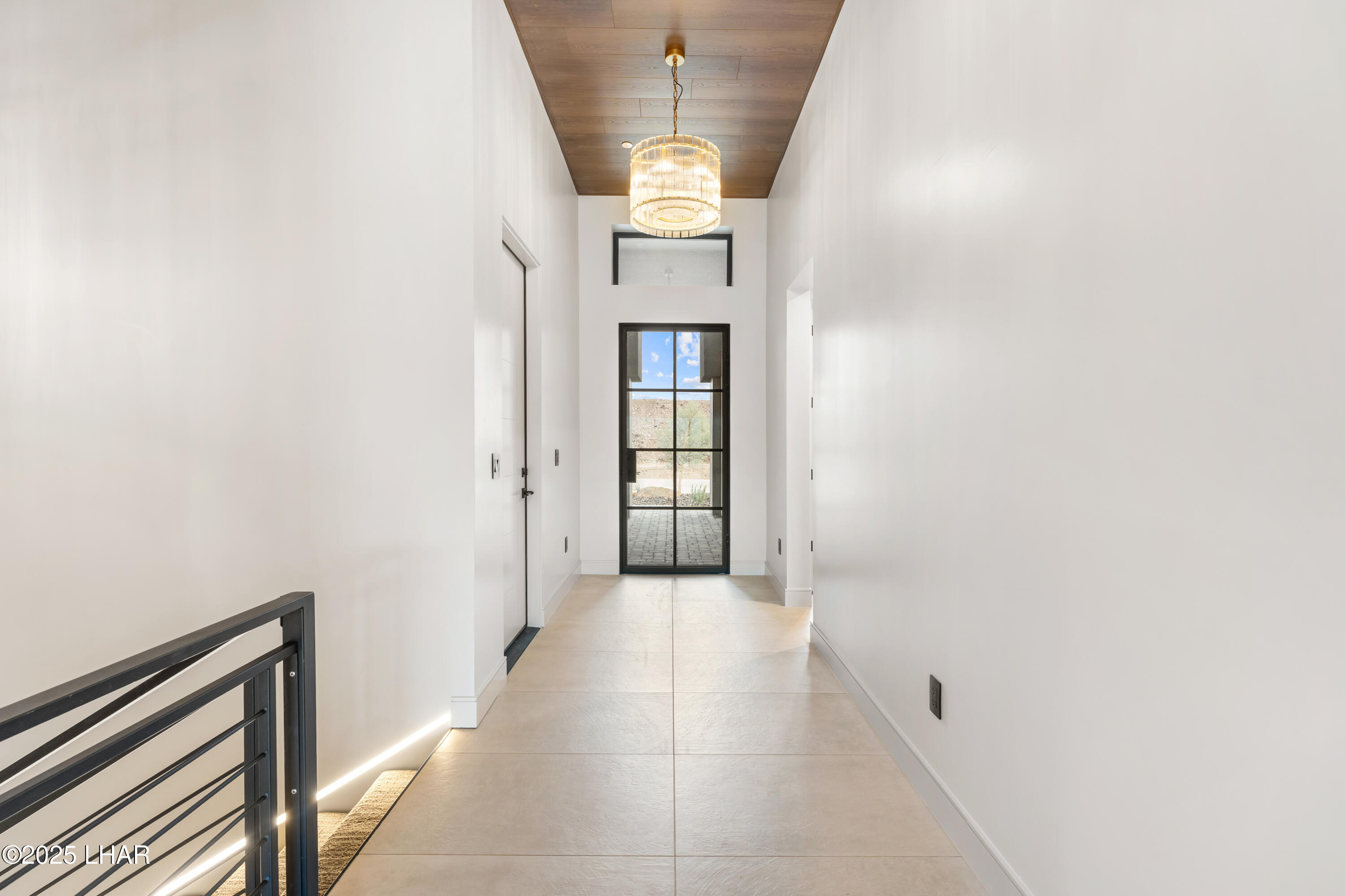 2454 Sunset Rdg Ct E Property Photo 6