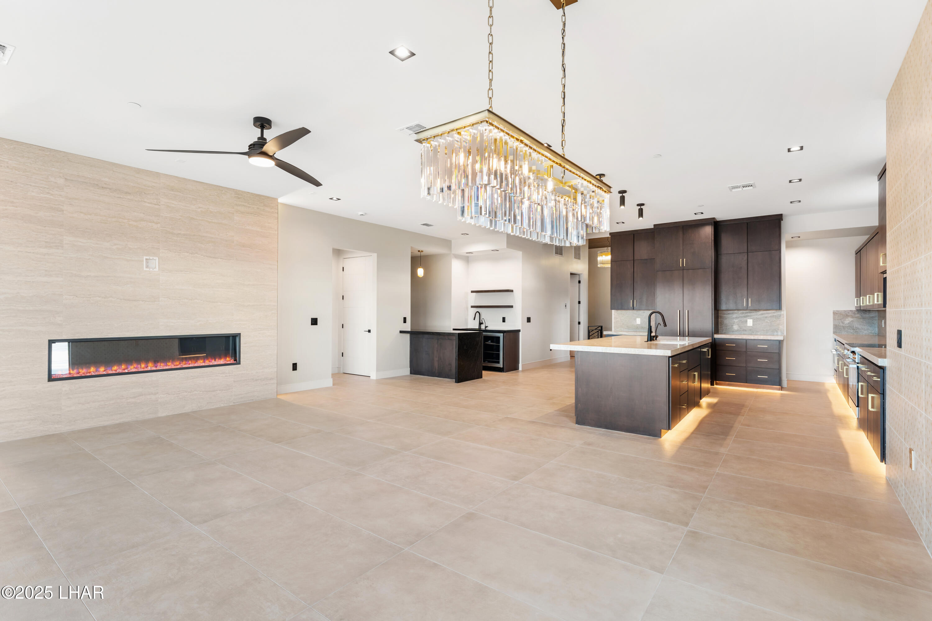 2454 Sunset Rdg Ct E Property Photo 8
