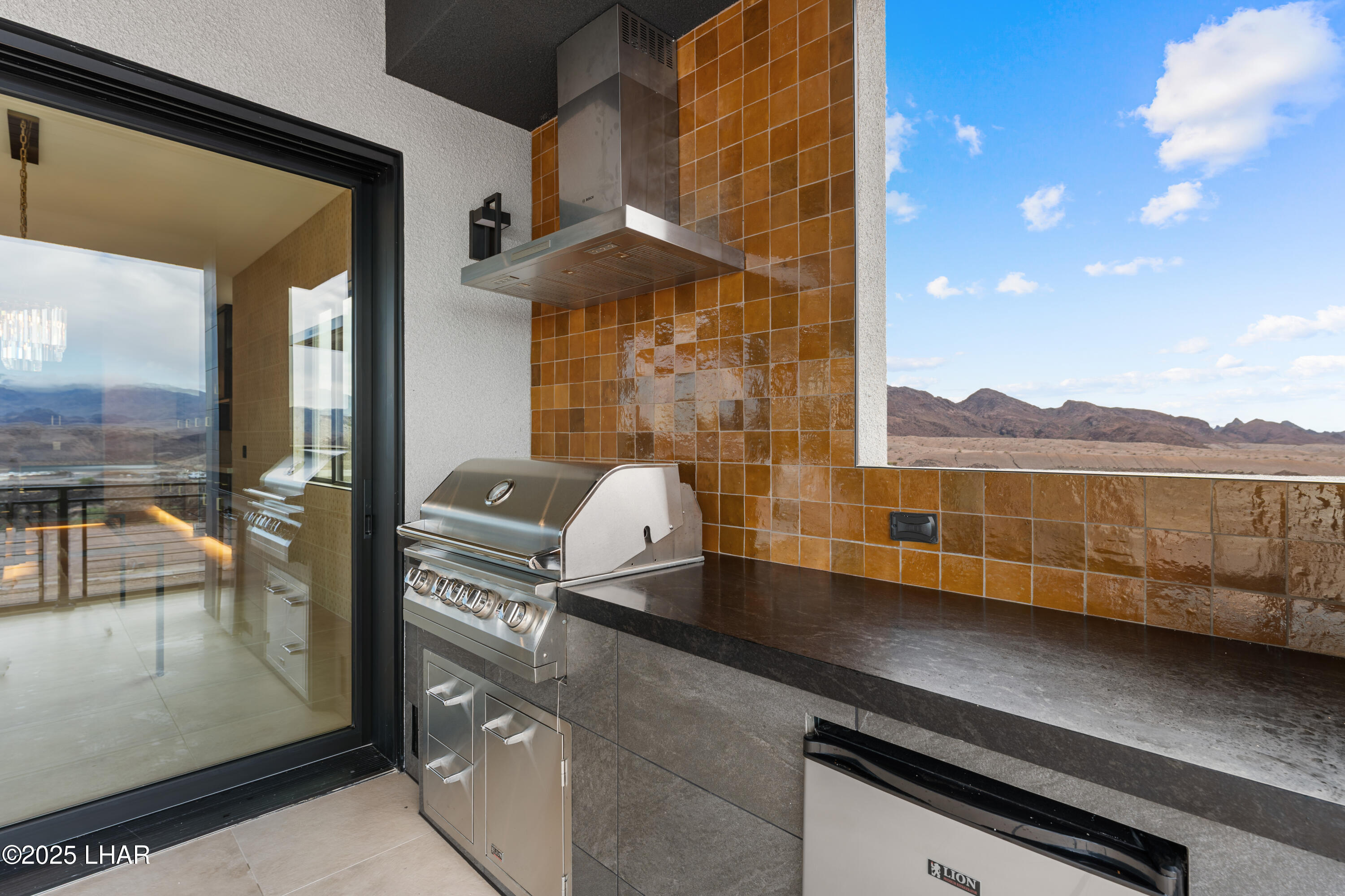 2454 Sunset Rdg Ct E Property Photo 20