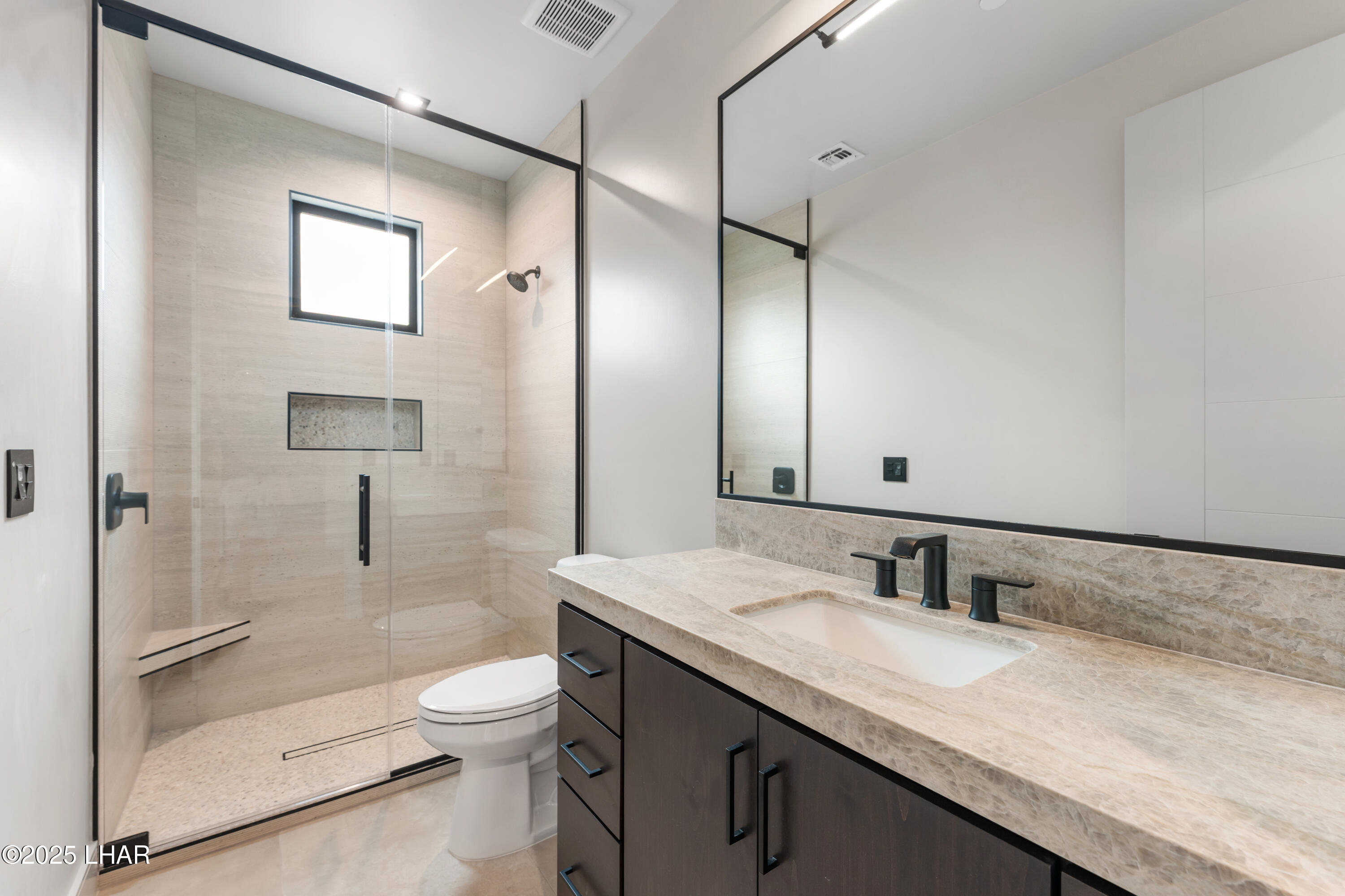 2454 Sunset Rdg Ct E Property Photo 21