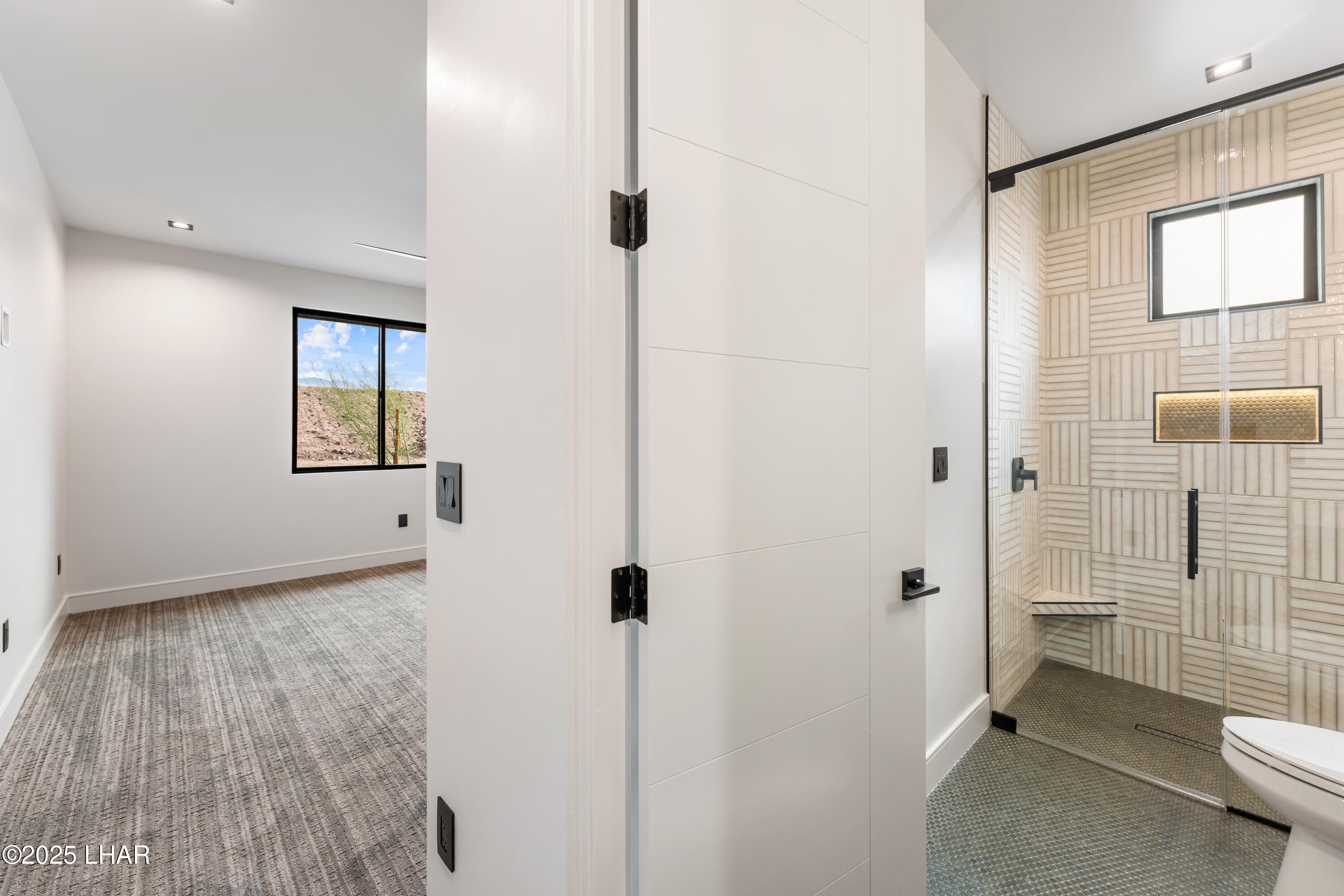 2454 Sunset Rdg Ct E Property Photo 23