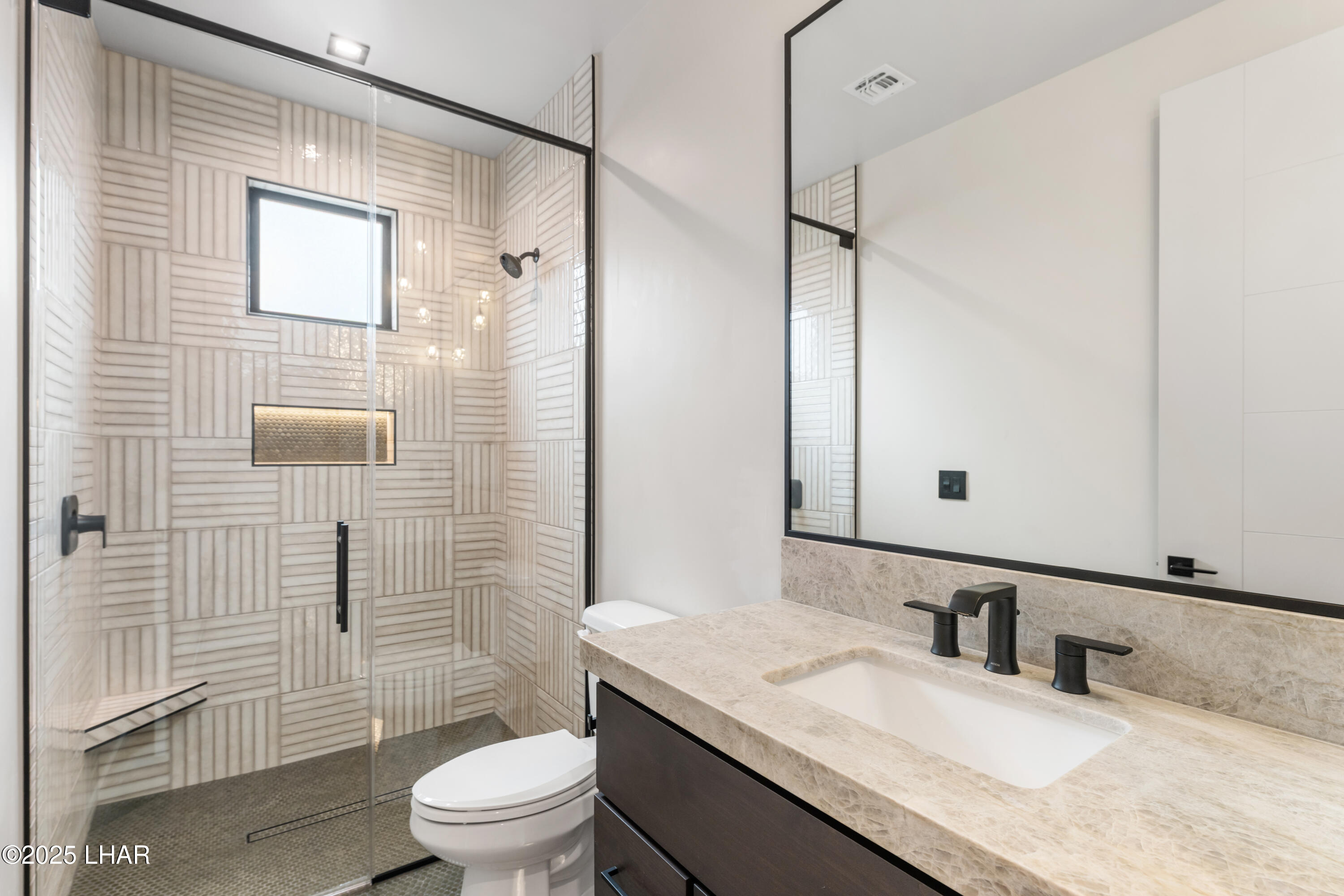 2454 Sunset Rdg Ct E Property Photo 26