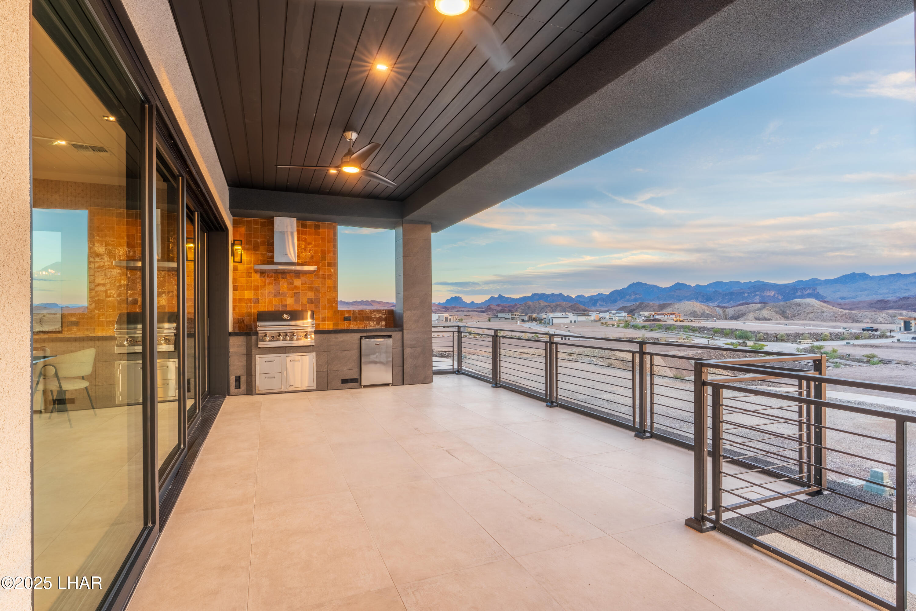 2454 Sunset Rdg Ct E Property Photo 49