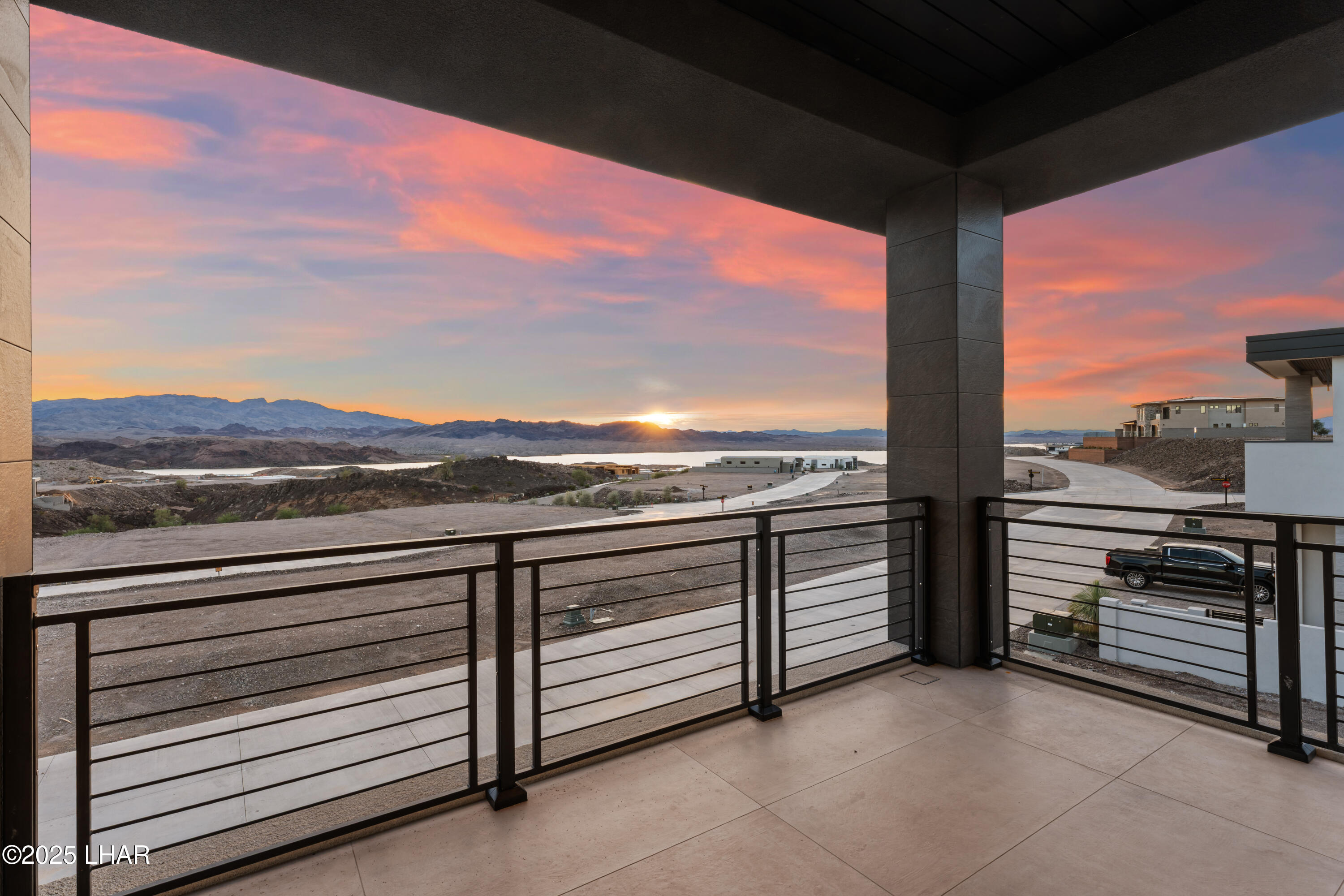 2454 Sunset Rdg Ct E Property Photo 51