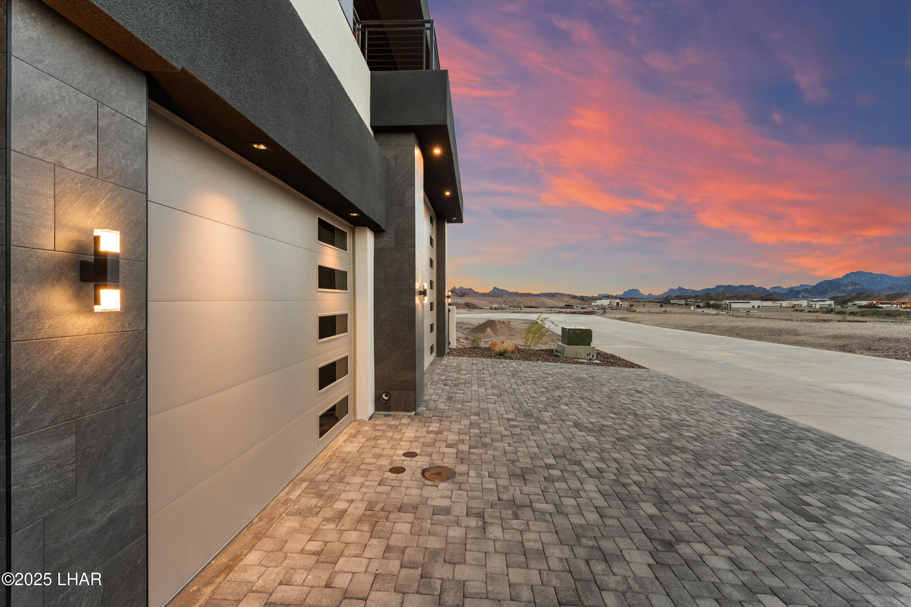 2454 Sunset Rdg Ct E Property Photo 58