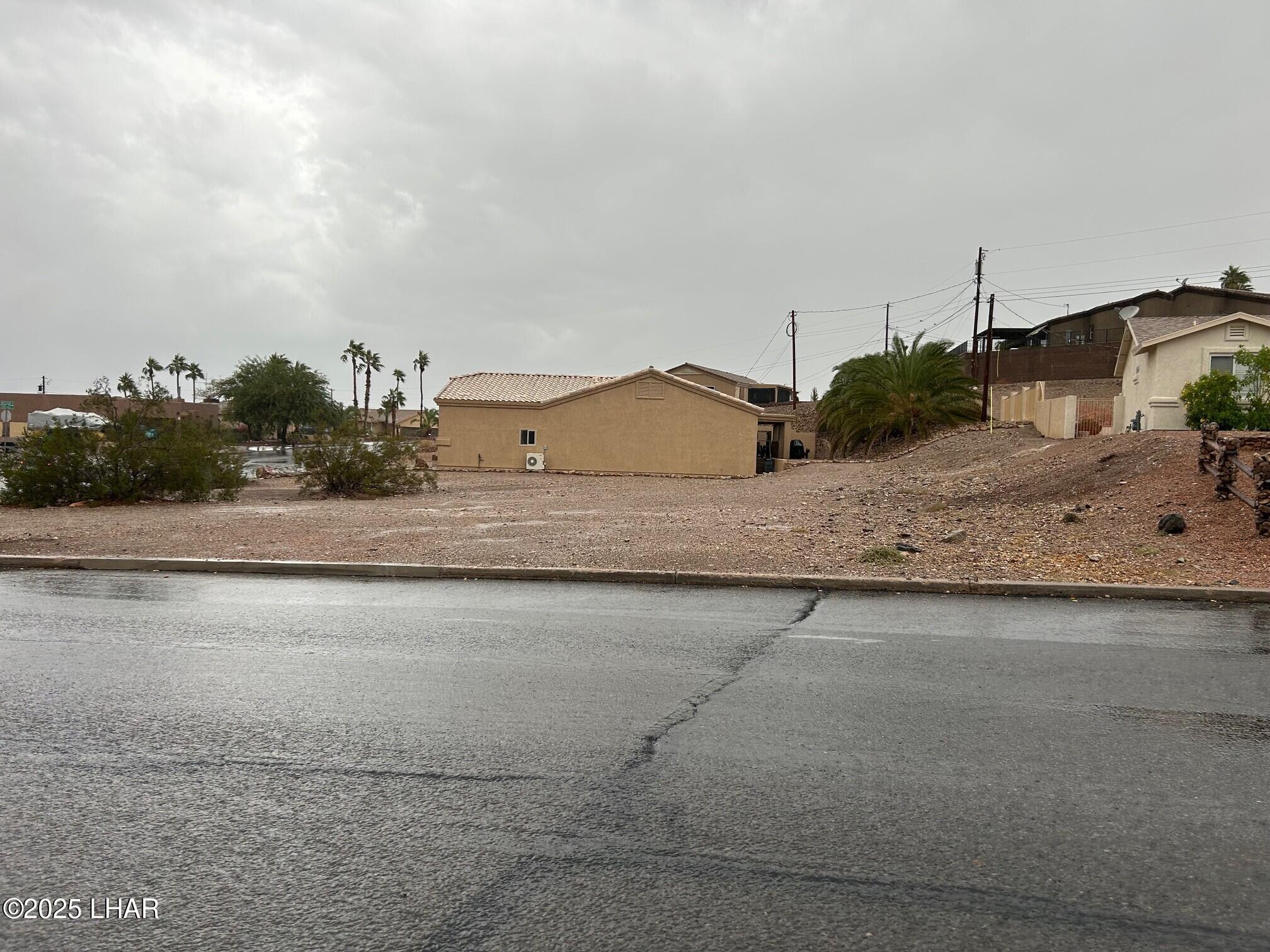 890 Thunderbolt Ave Property Photo 1