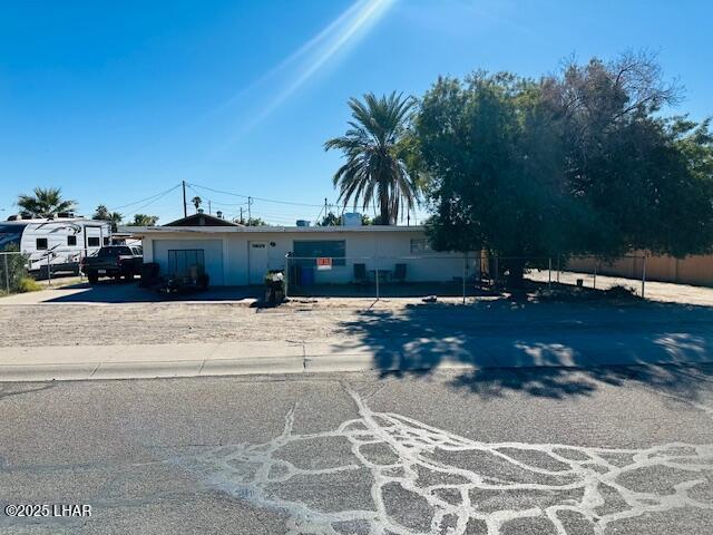 1609 W 16th St Property Photo 1