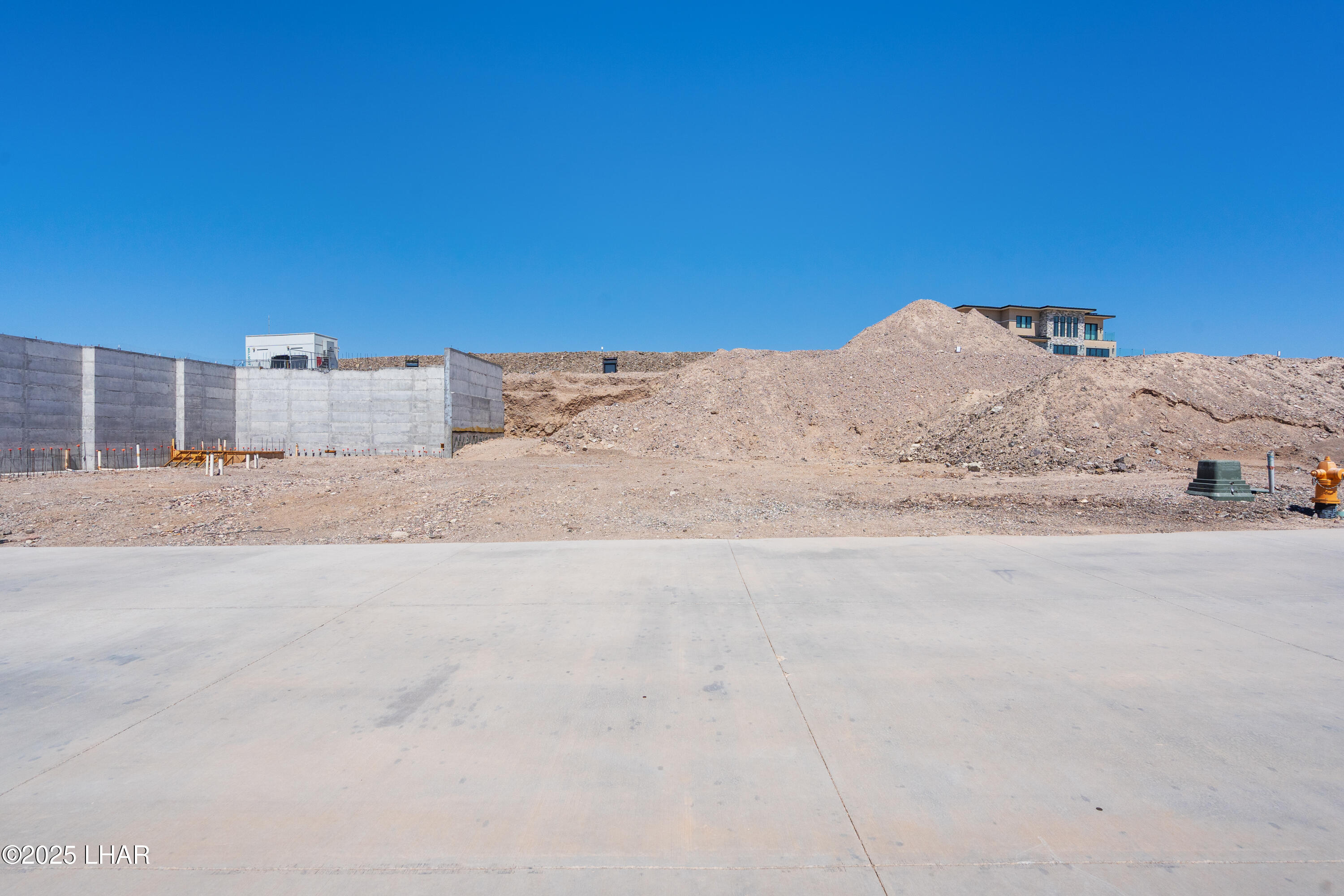 2408 Desert Rdg Ct W Property Photo 7