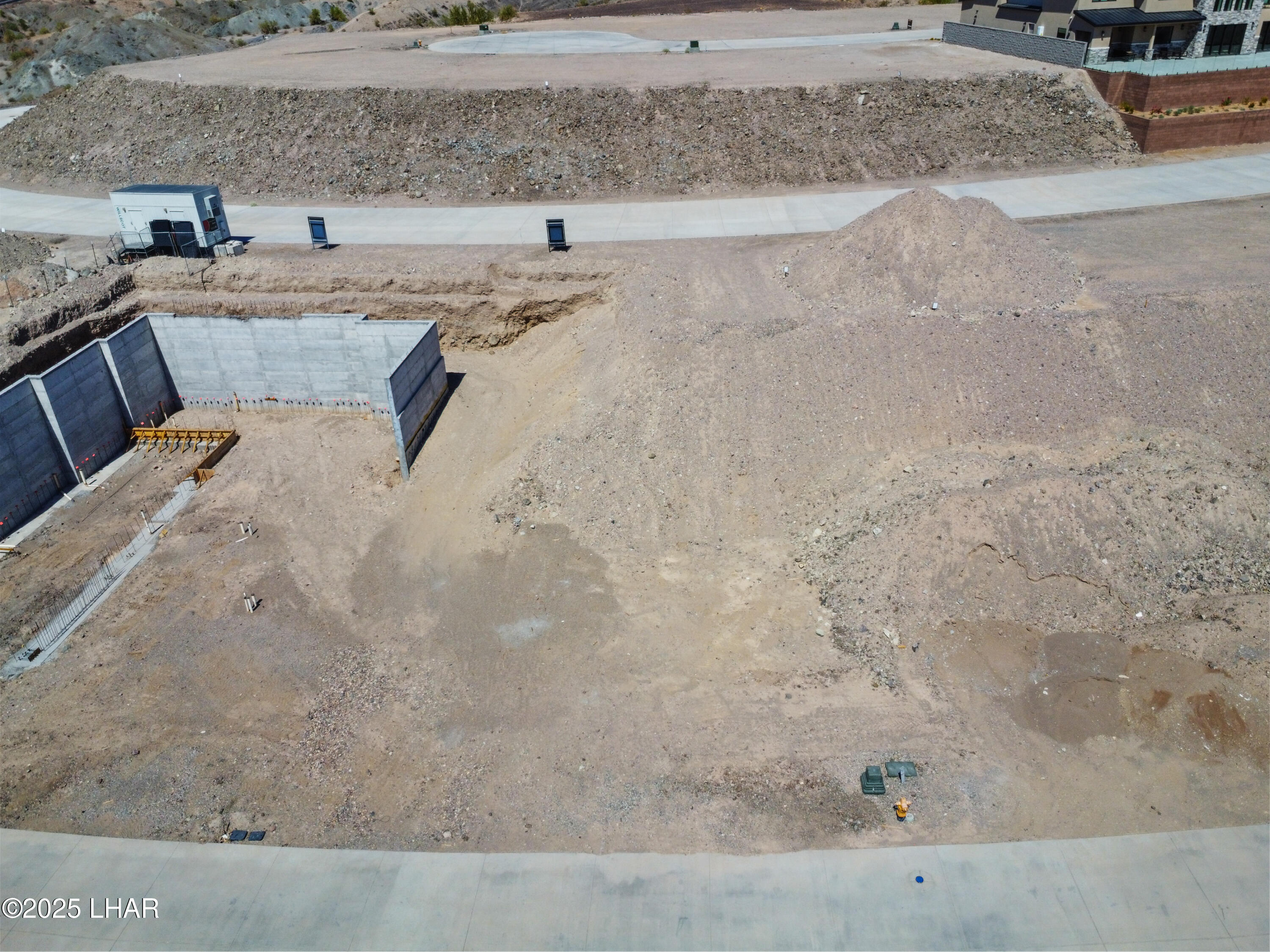 2408 Desert Rdg Ct W Property Photo 11